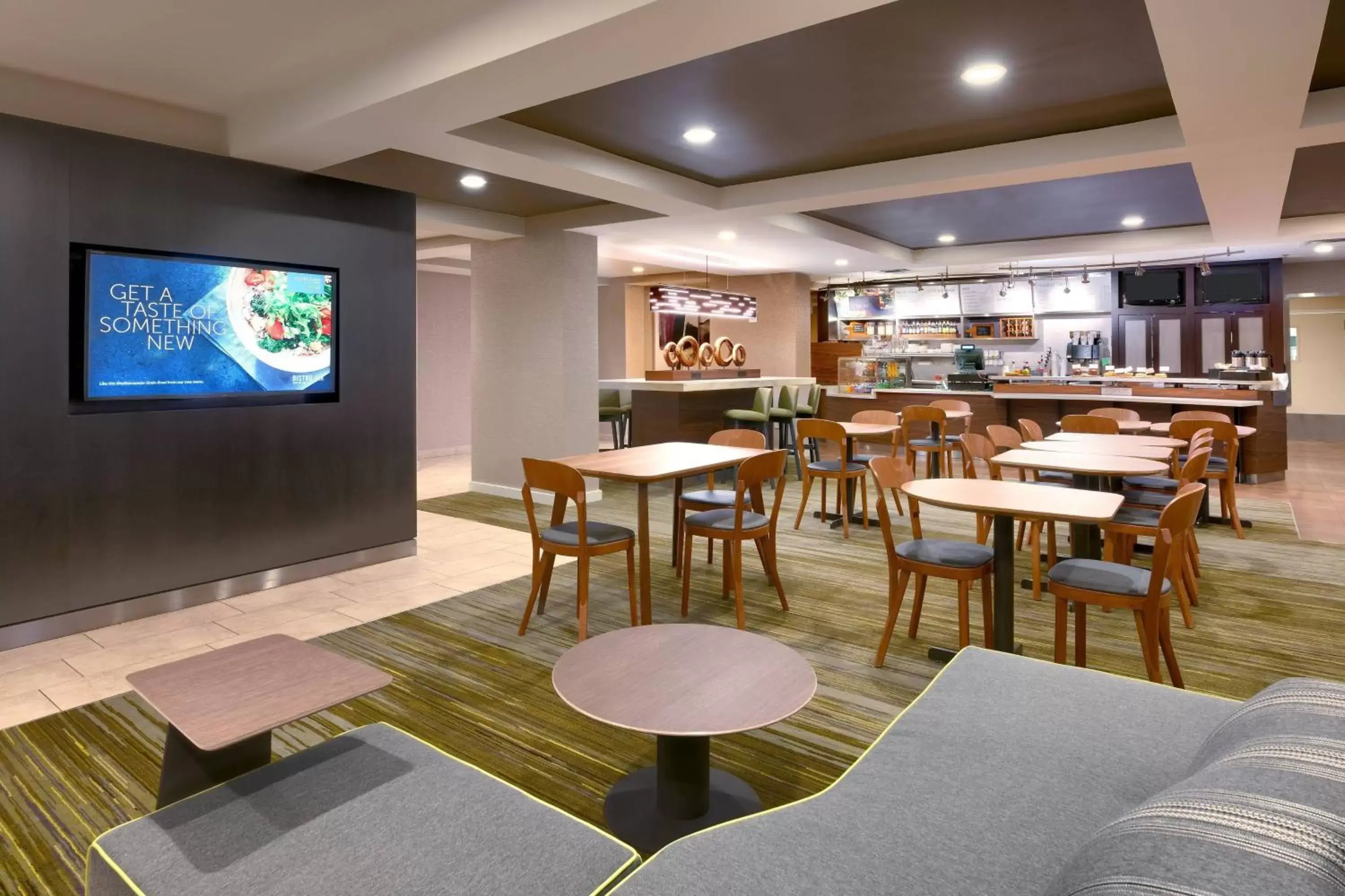 Lobby or reception, Lounge/Bar in Courtyard by Marriott Oklahoma City Northwest
