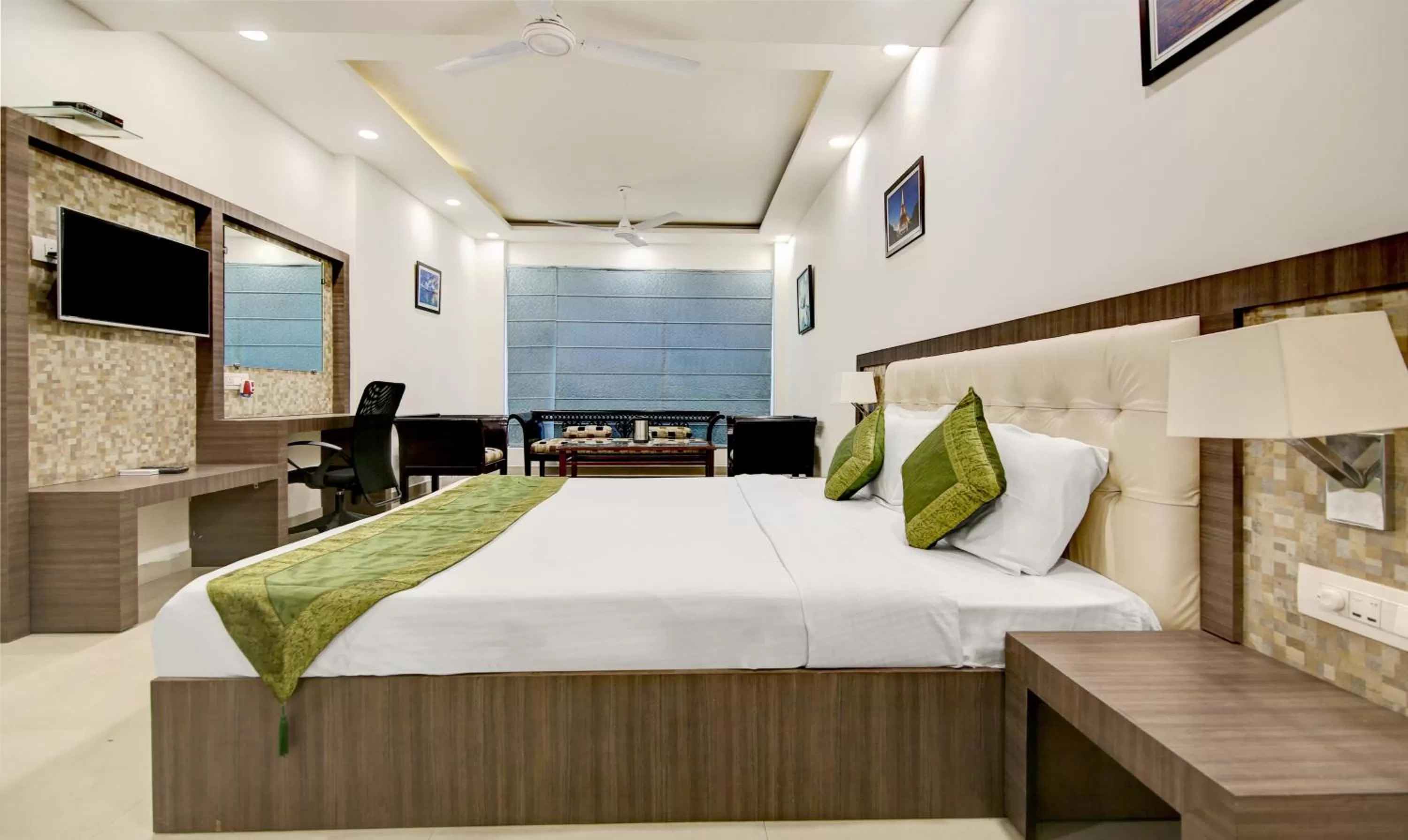 Kitchen/Kitchenette in Itsy By Treebo - Solitaire