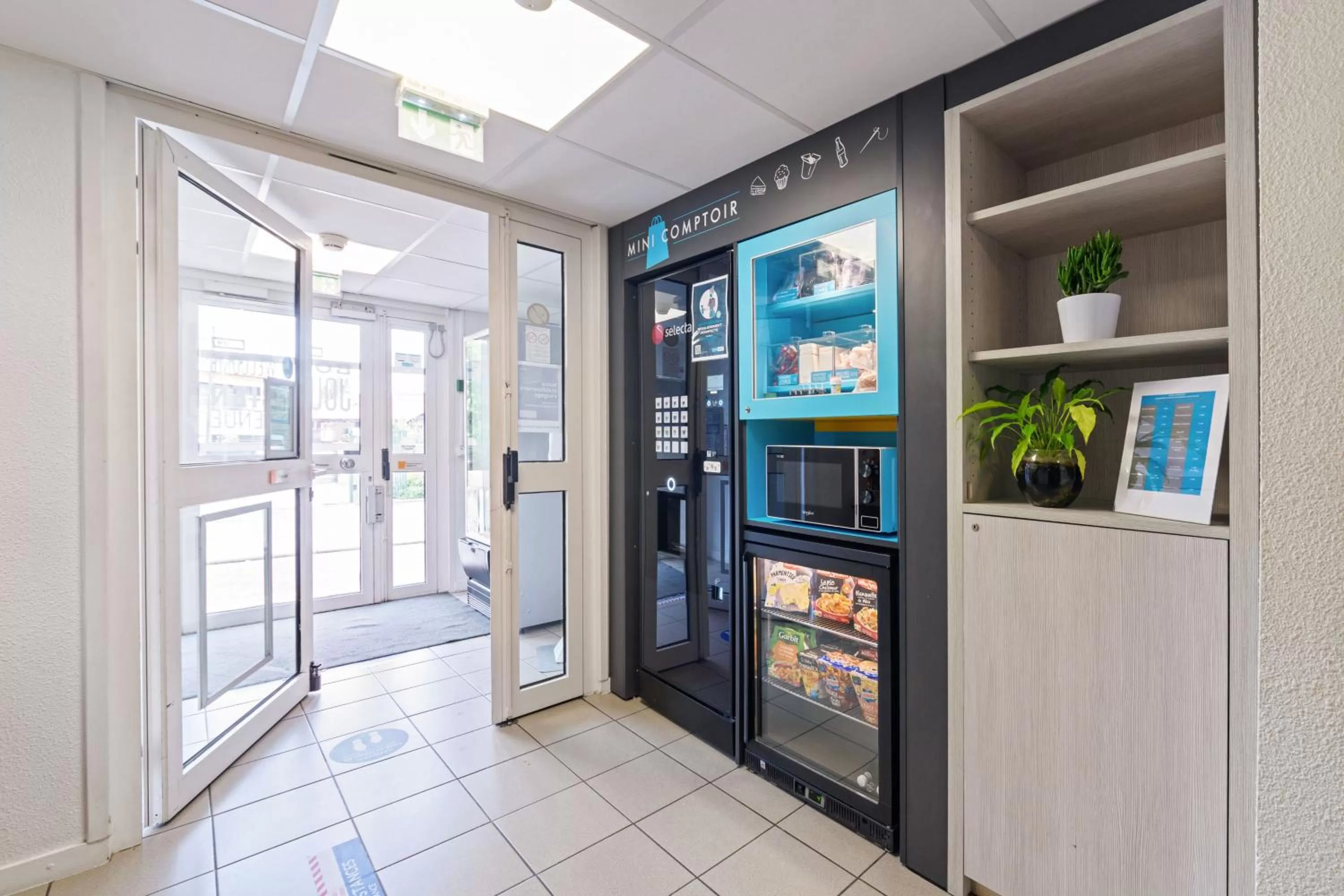 Facade/entrance in Kyriad Direct Annemasse - Genève