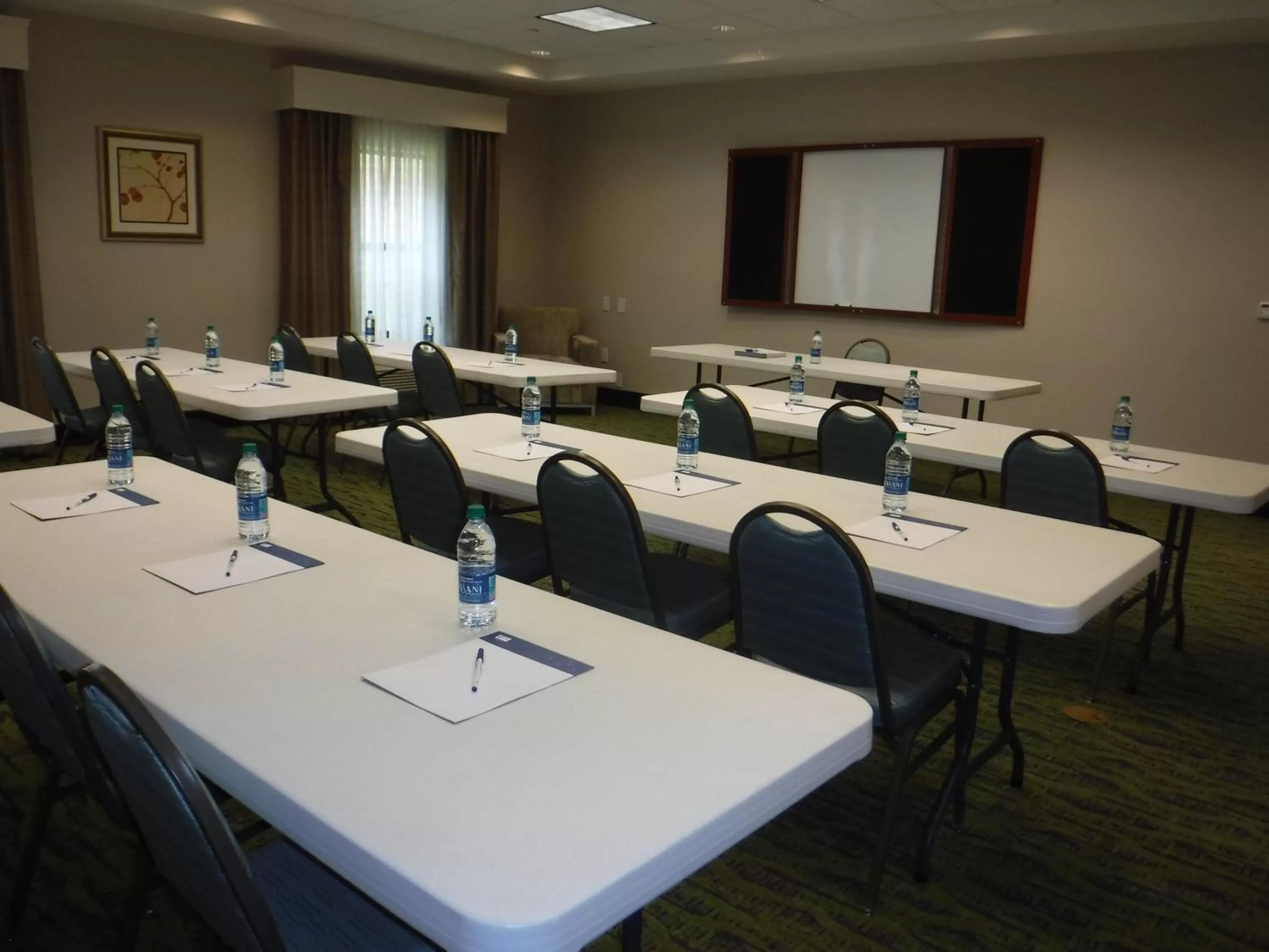 Meeting/conference room in Holiday Inn Express West Jefferson by IHG