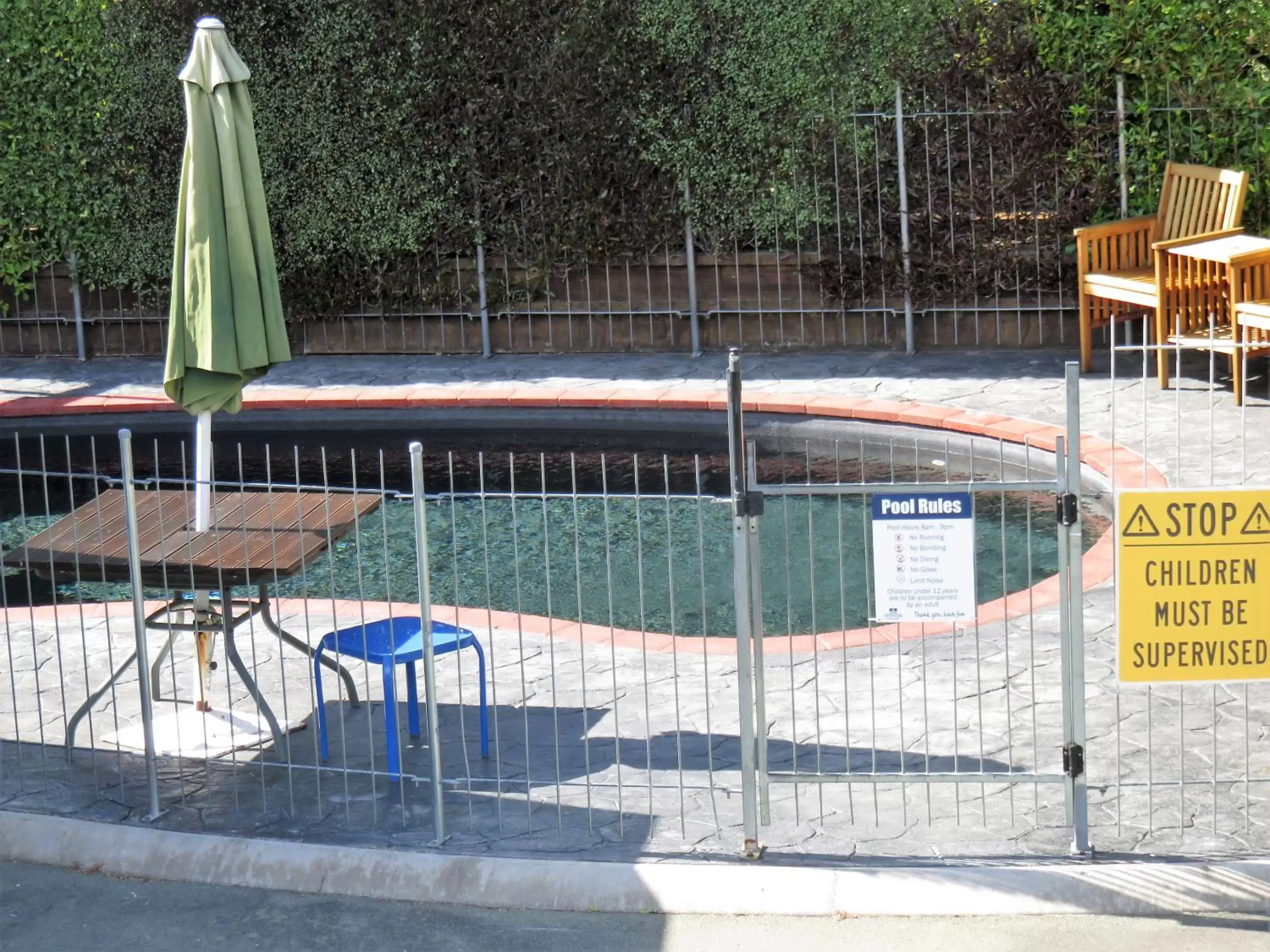 Swimming pool in Admirals Motor Lodge