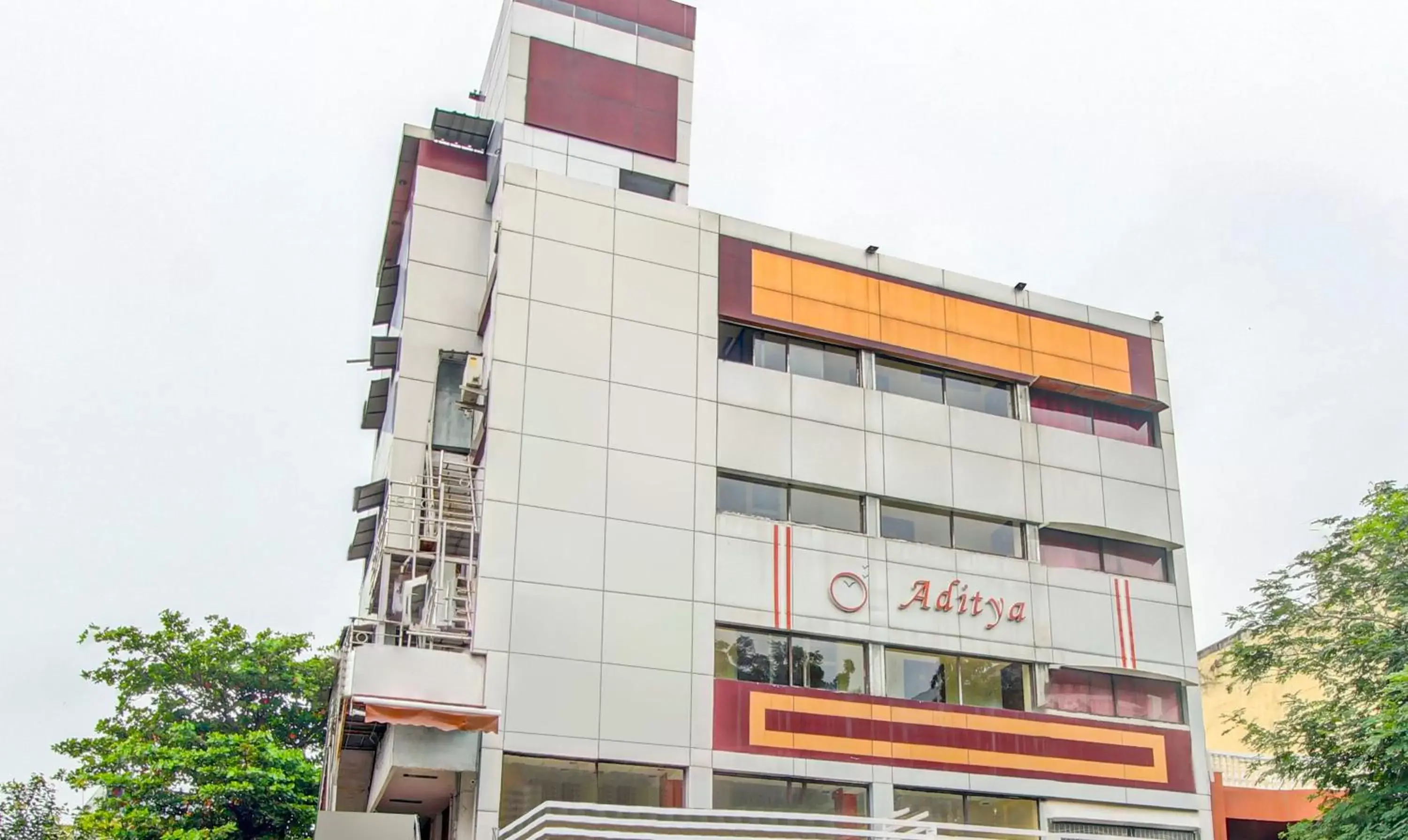 Property building in Itsy Hotels Aditya Property building in Itsy Hotels Aditya