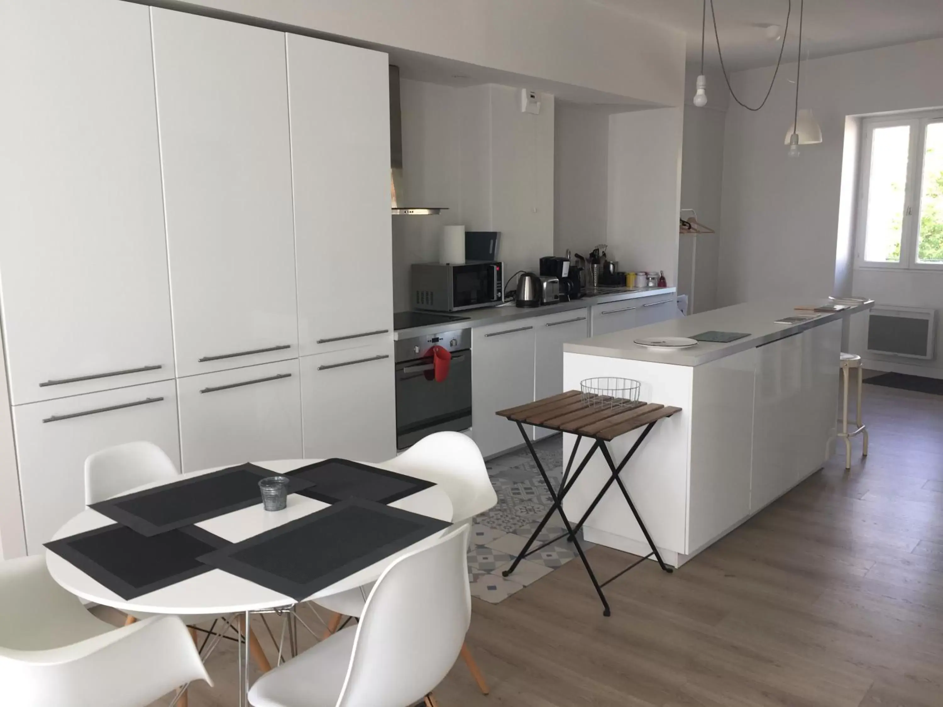 Dining area, Kitchen/Kitchenette in Appartement Design I Port Douarnenez