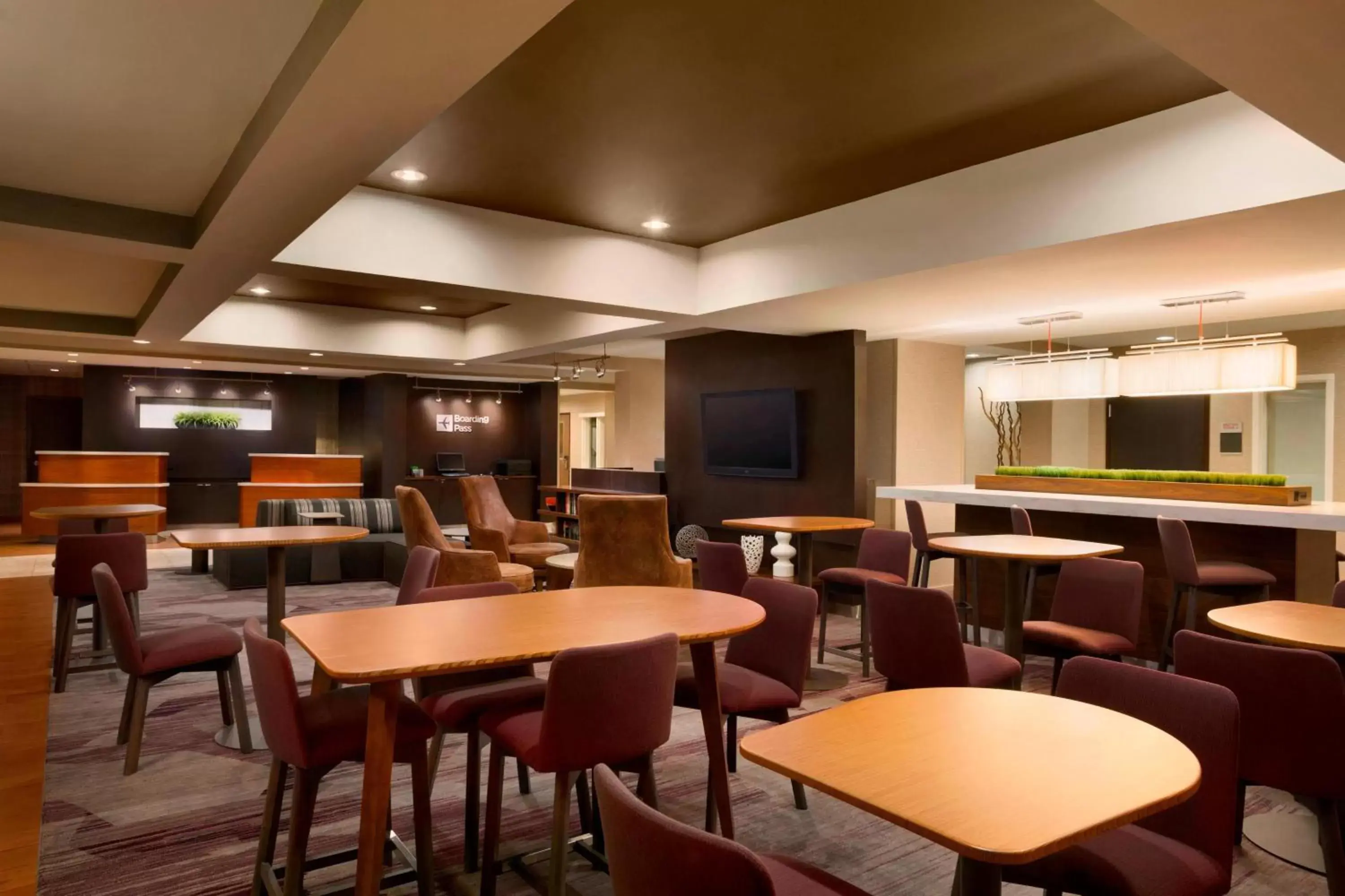Lobby or reception, Restaurant/Places to Eat in Courtyard by Marriott Champaign