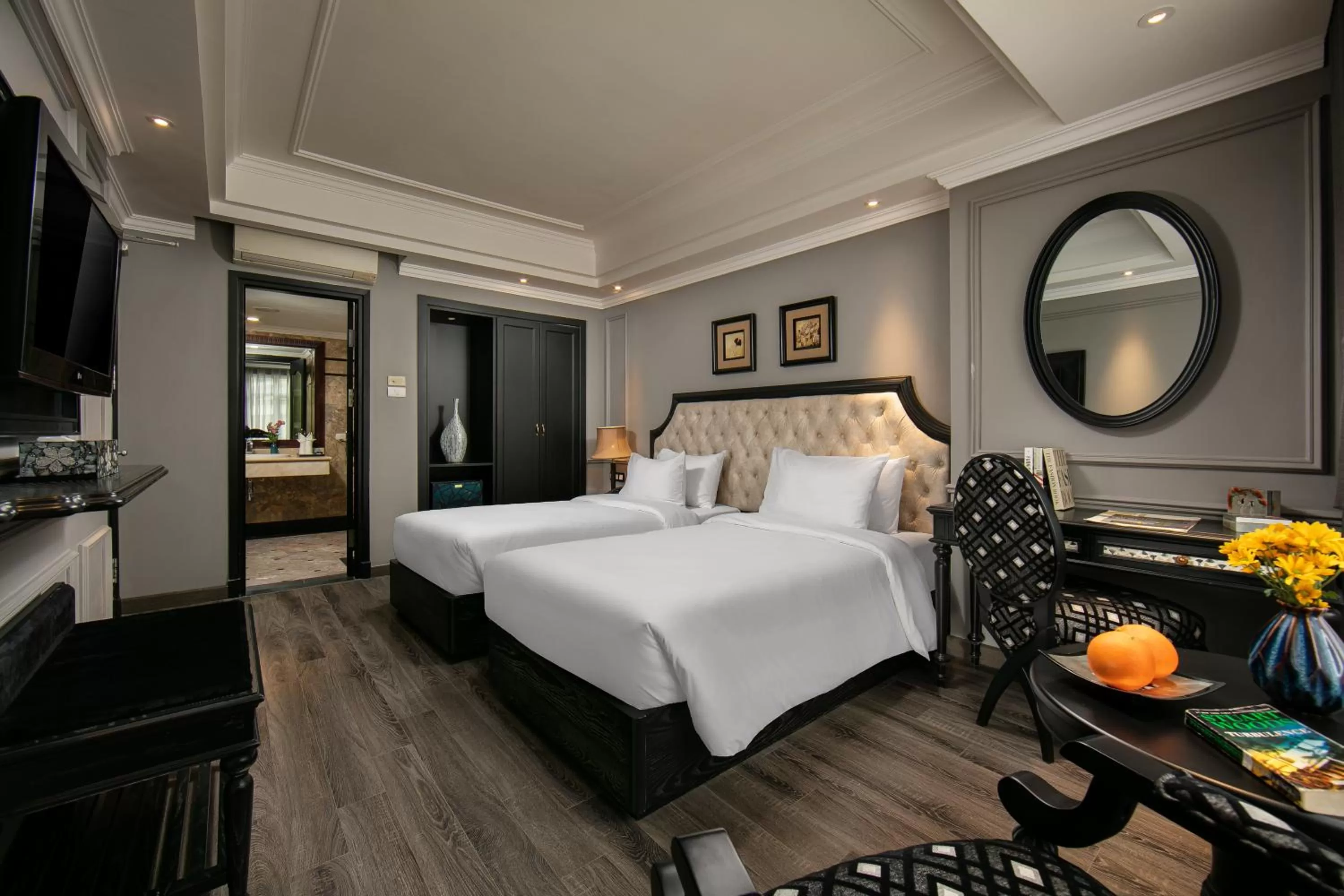 Toilet, Bed in Scent Premium Hotel