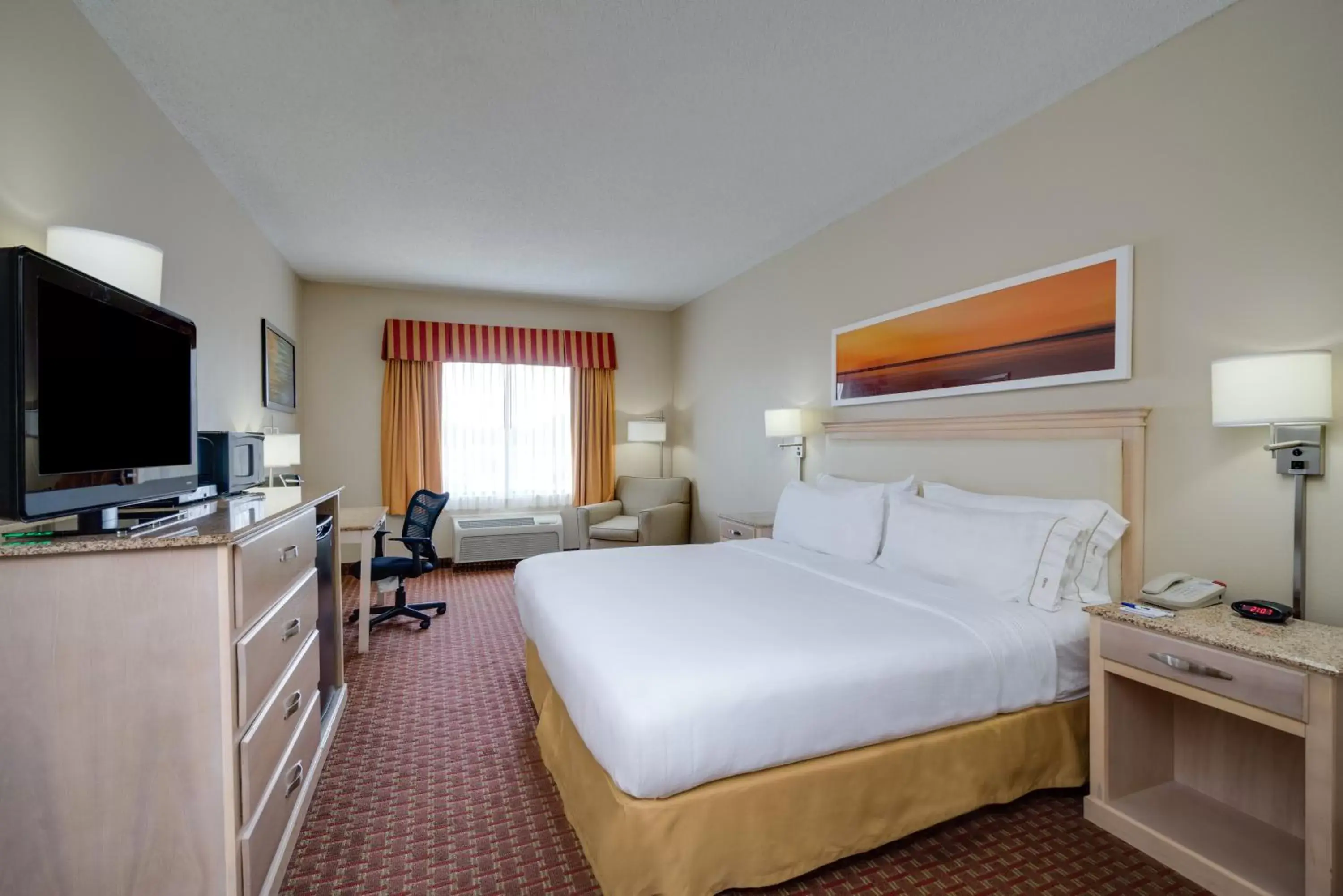 Photo of the whole room, Bed in Holiday Inn Express Pocomoke City, an IHG Hotel