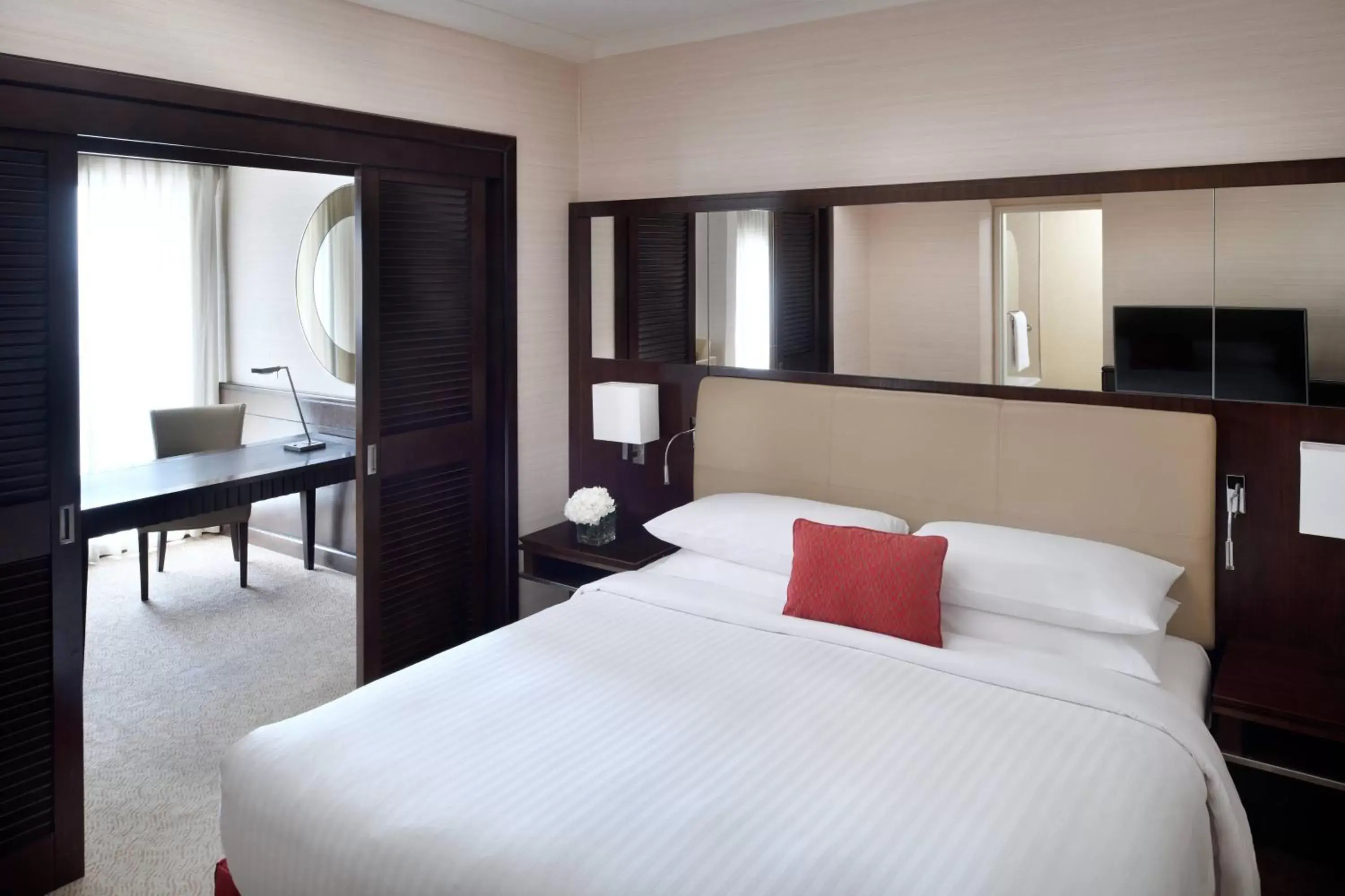Bedroom, Bed in Riyadh Marriott Hotel