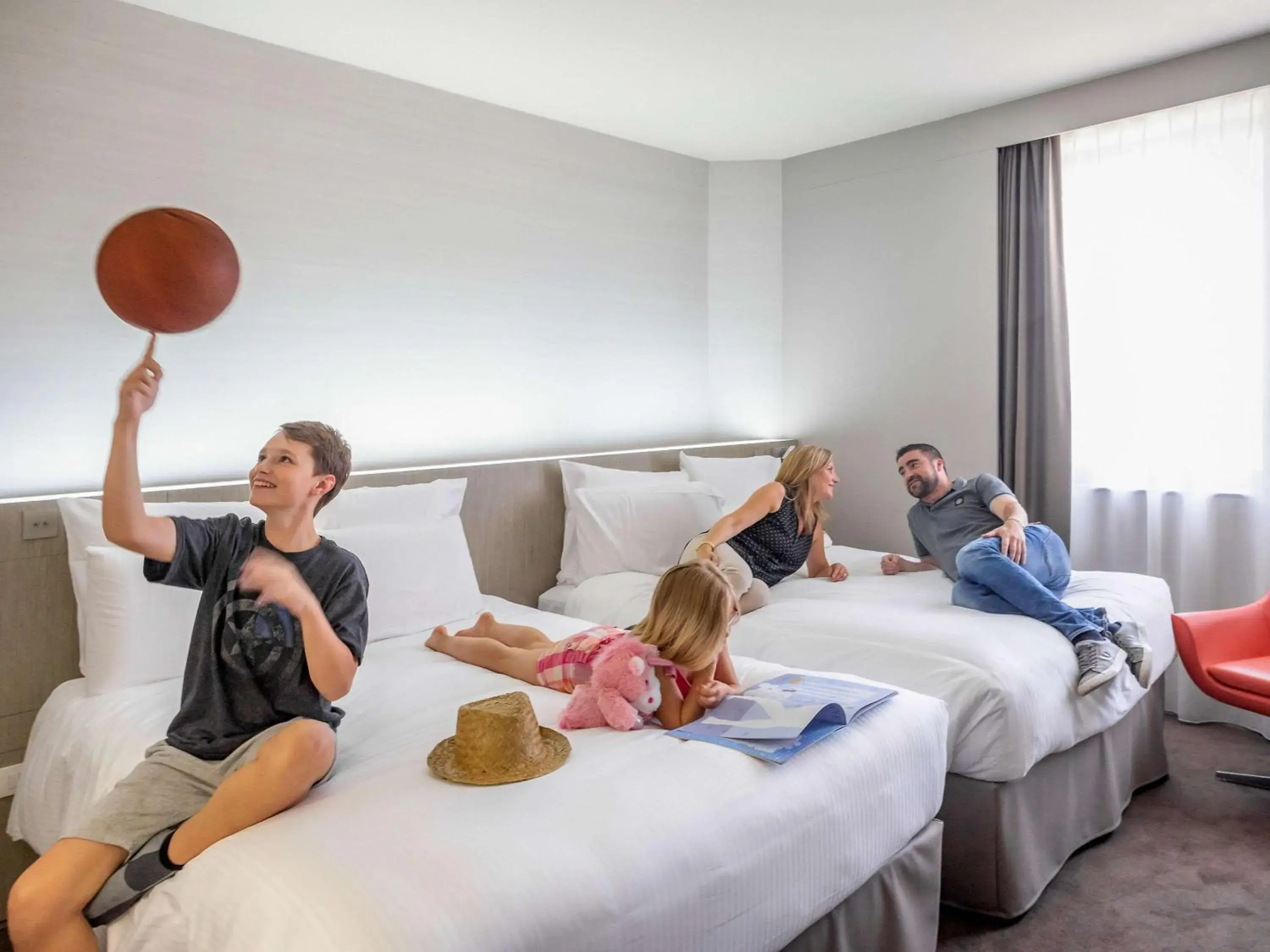 Photo of the whole room, Bed in Pullman Toulouse Centre Ramblas Photo of the whole room, Bed in Pullman Toulouse Centre Ramblas