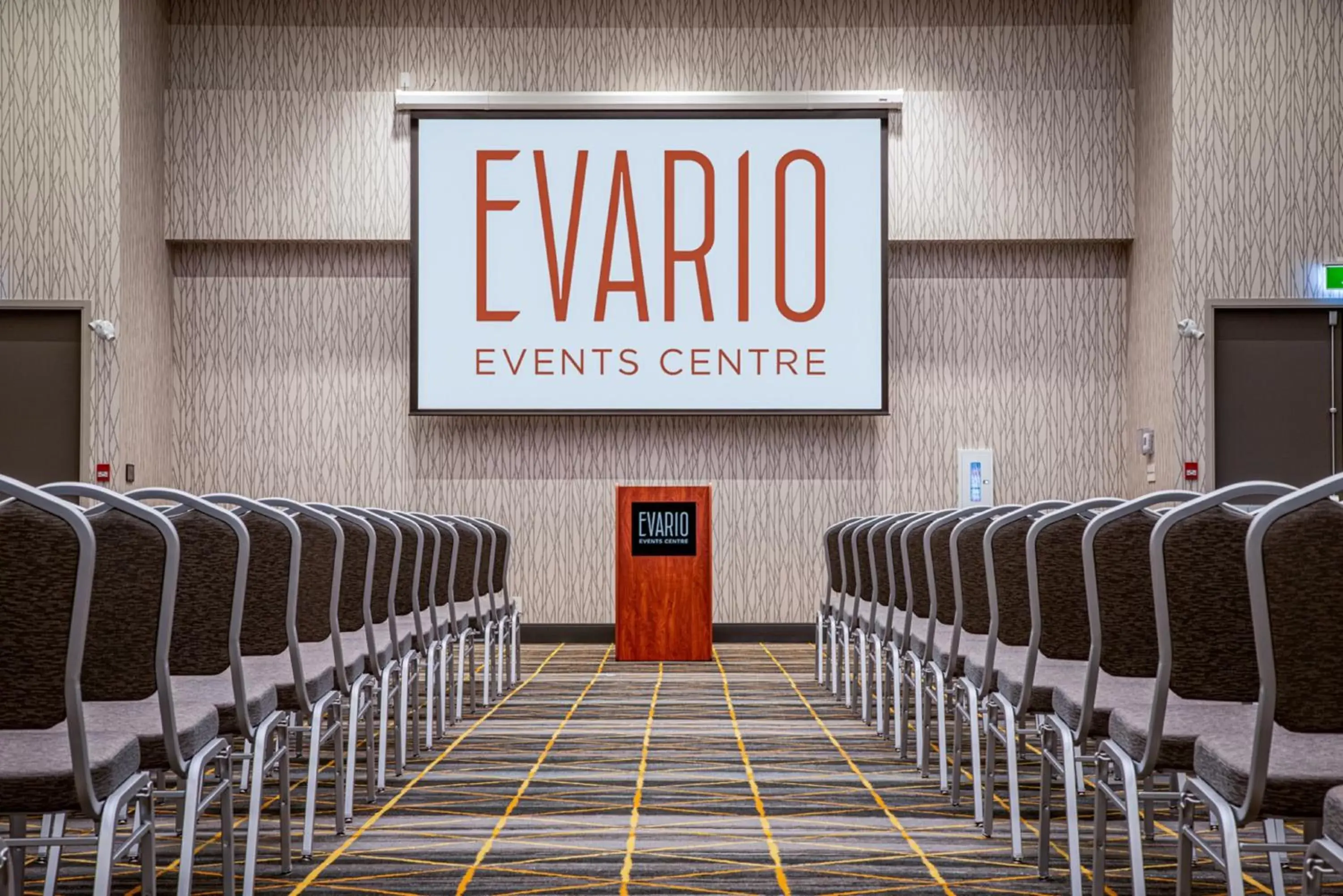 Meeting/conference room in Holiday Inn Edmonton South - Evario Events, an IHG Hotel