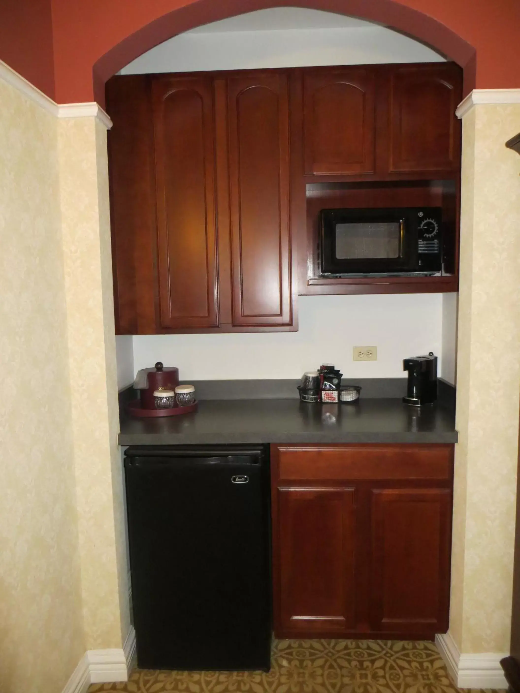 Kitchen or kitchenette, Kitchen/Kitchenette in Carleton of Oak Park