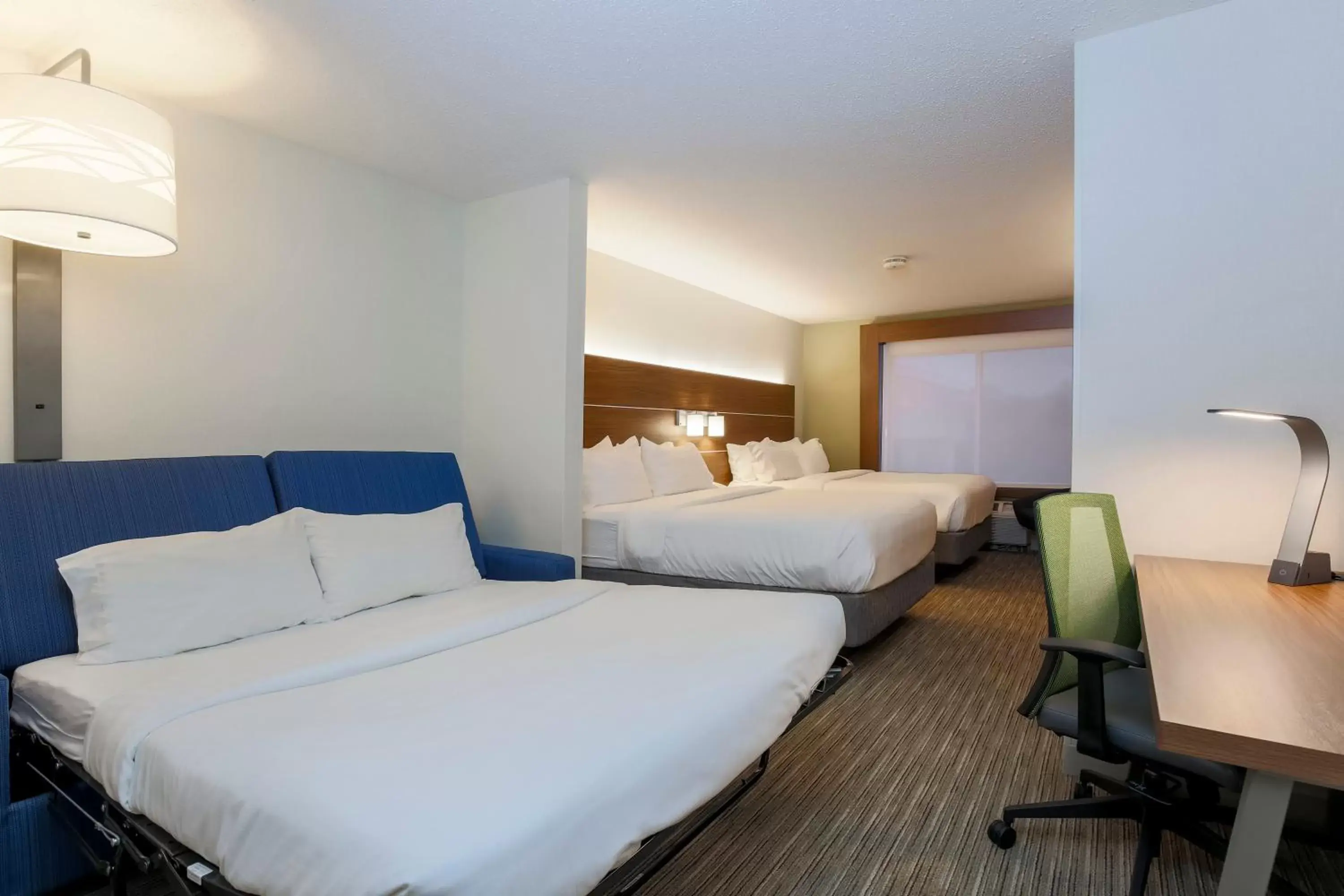 Photo of the whole room, Bed in Holiday Inn Express Irondequoit, an IHG Hotel