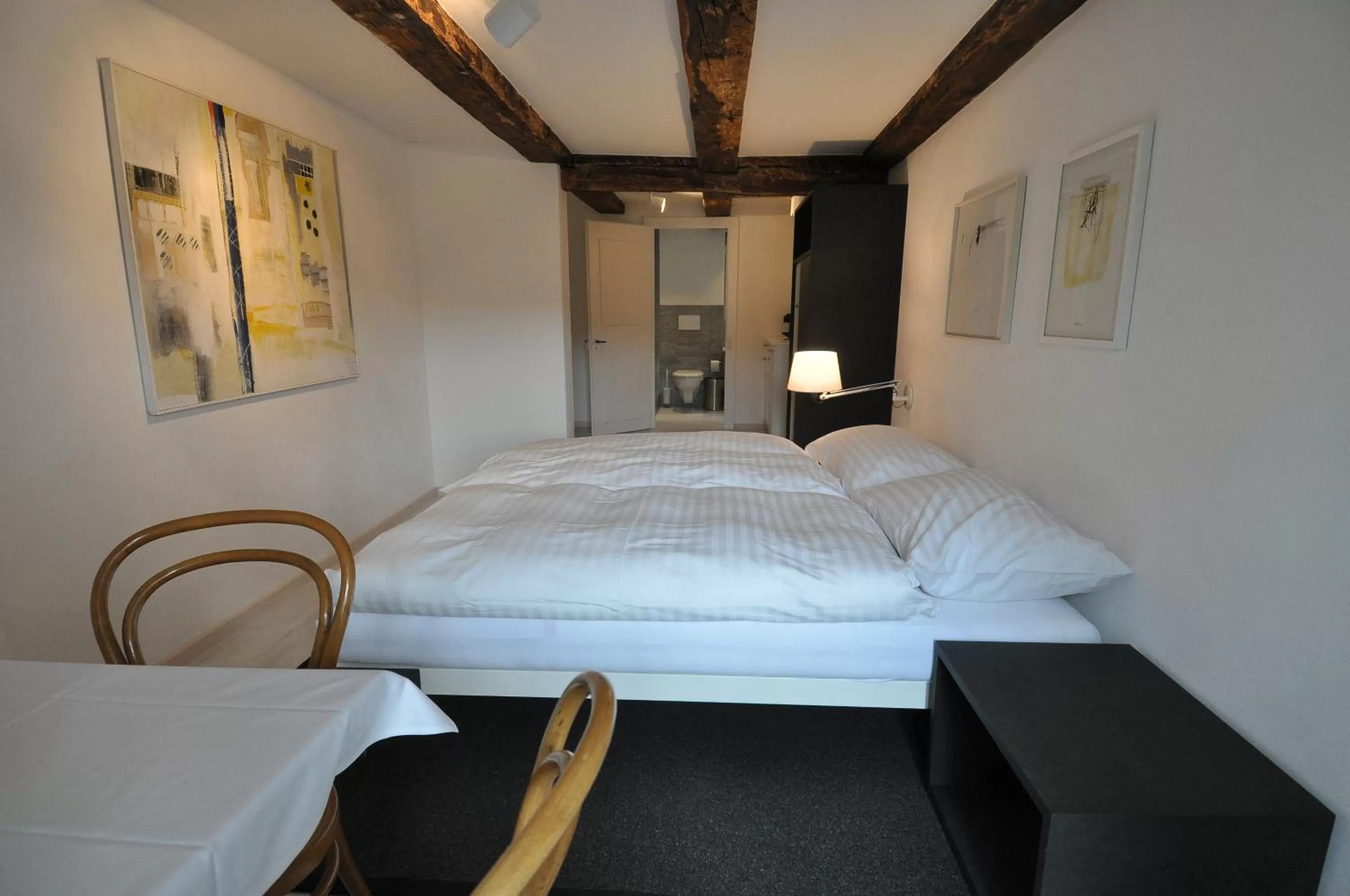 Photo of the whole room, Bed in Röschenzerhof