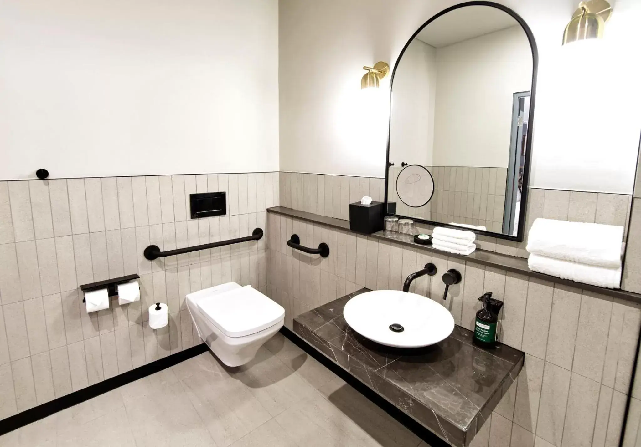 Photo of the whole room, Bathroom in voco Johannesburg Rosebank an IHG Hotel