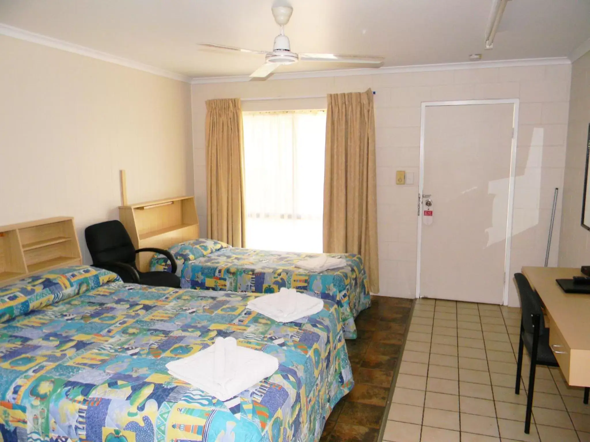 Standard Twin Room in Mackay Apartments The Rover