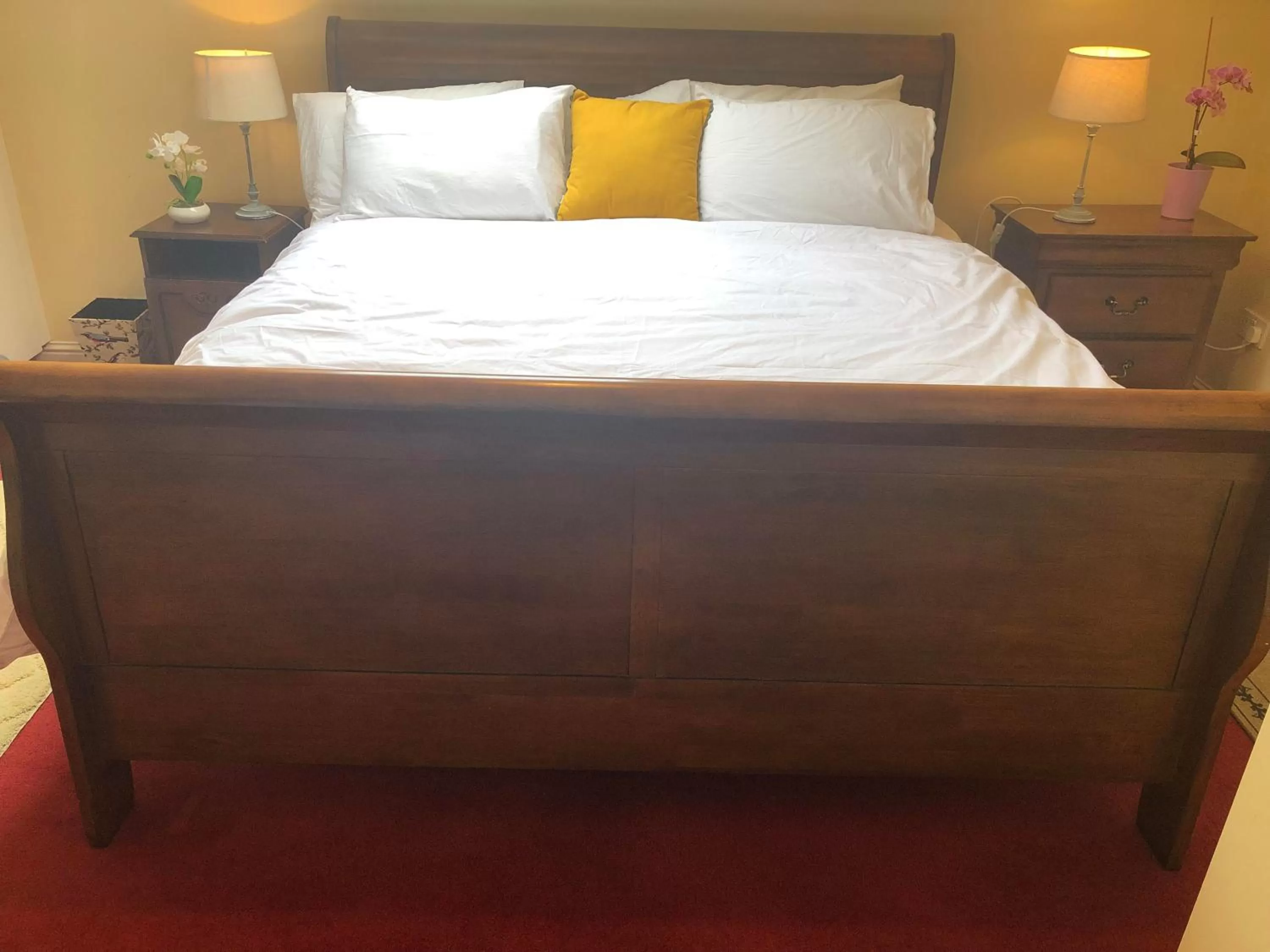 Bed in Railway Avenue Rooms