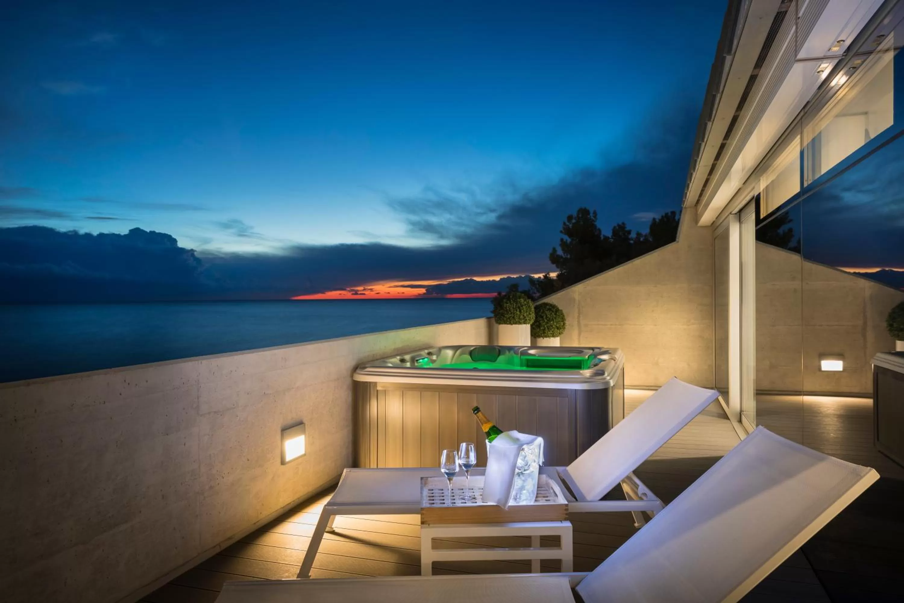 Hot Tub in RIVALMARE BEACH Boutique Hotel