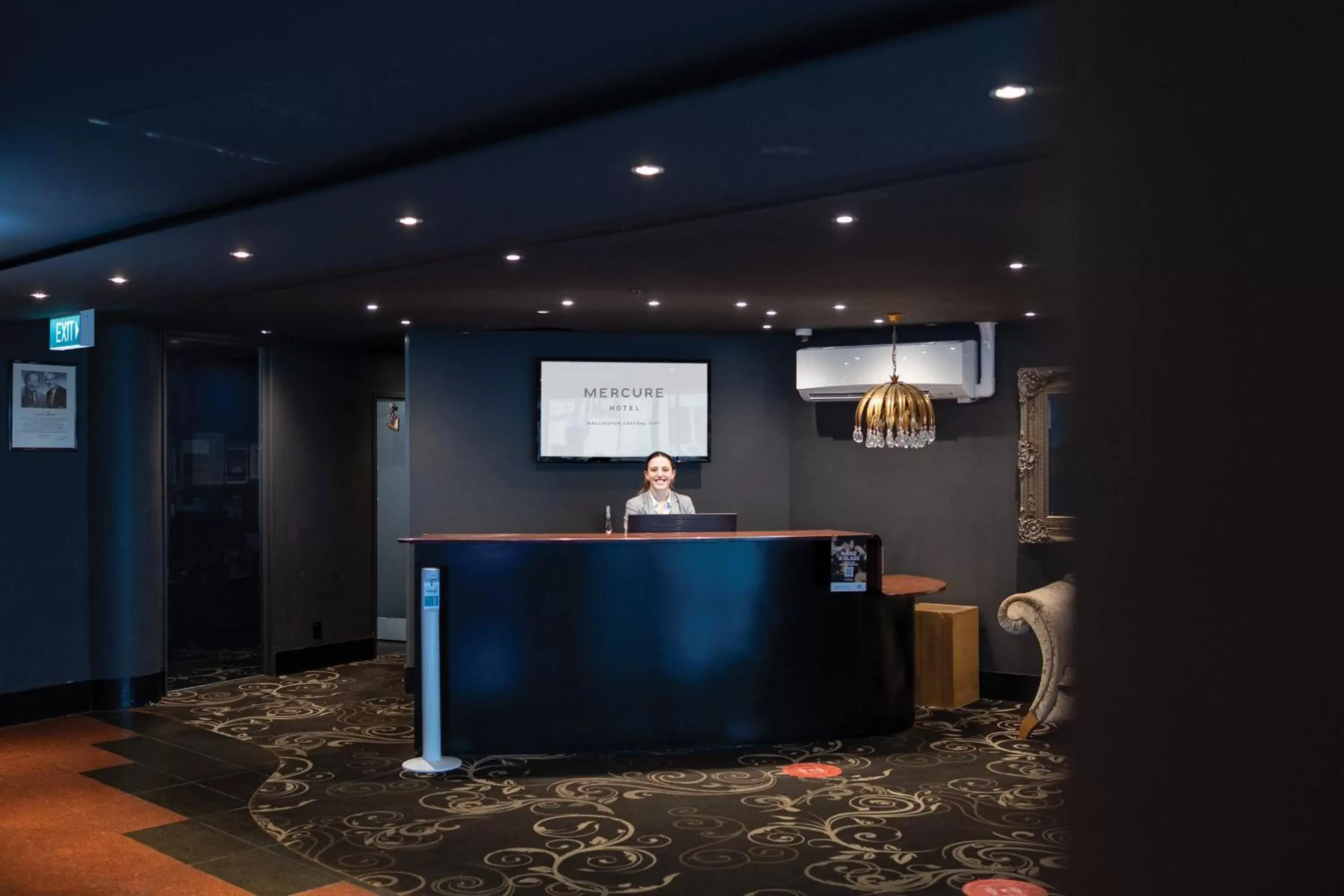 Lobby or reception in Mercure Wellington Central City Hotel and Apartments Lobby or reception in Mercure Wellington Central City Hotel and Apartments