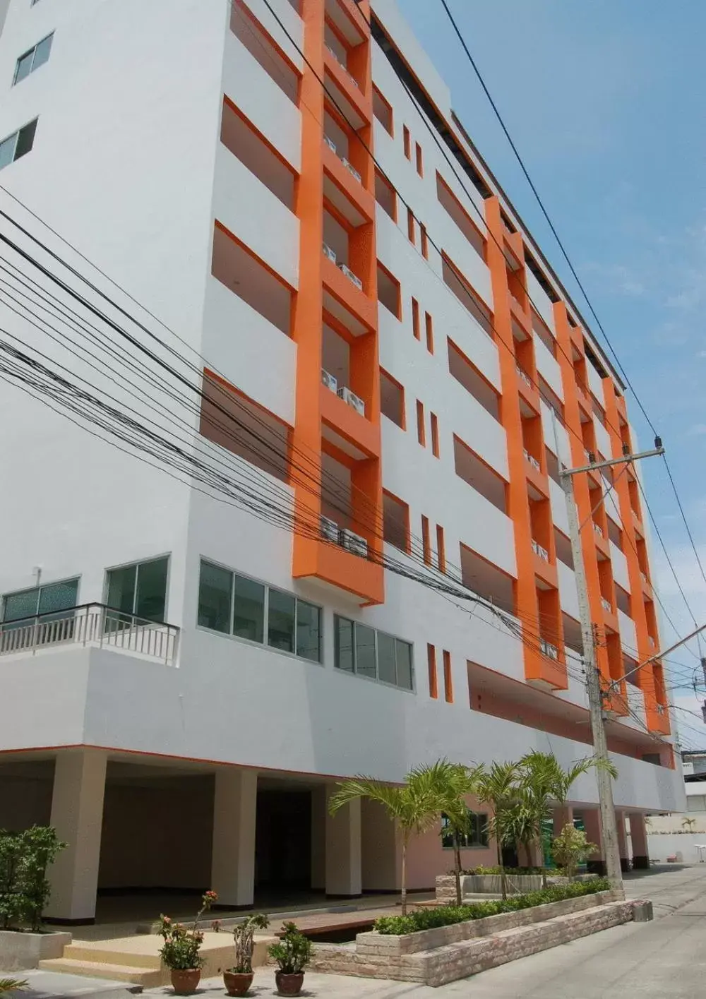 Facade/entrance in Baan Manthana Hotel, Hua Hin Facade/entrance in Baan Manthana Hotel, Hua Hin