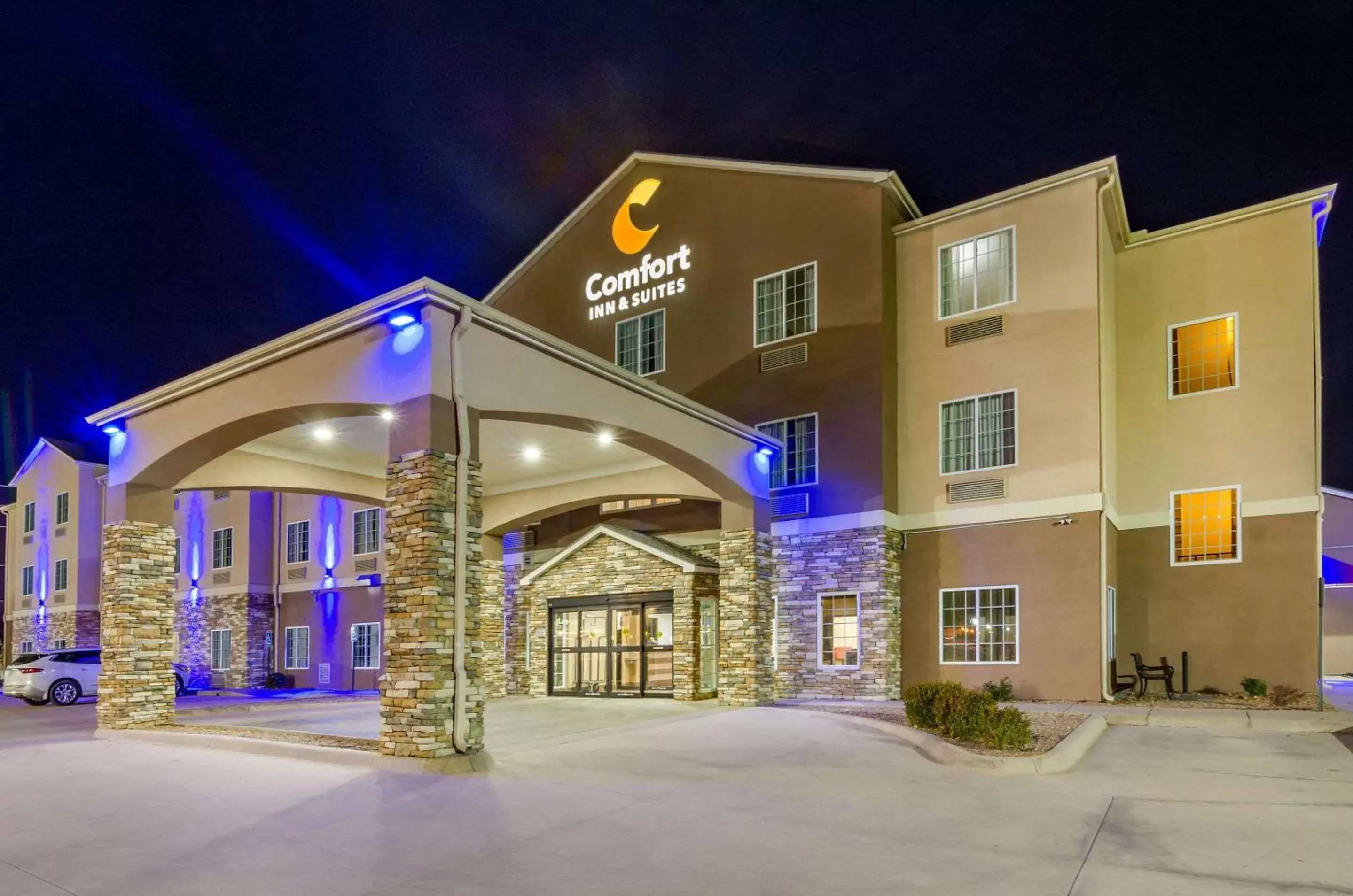 Other, Property Building in Comfort Inn & Suites near Bethel College