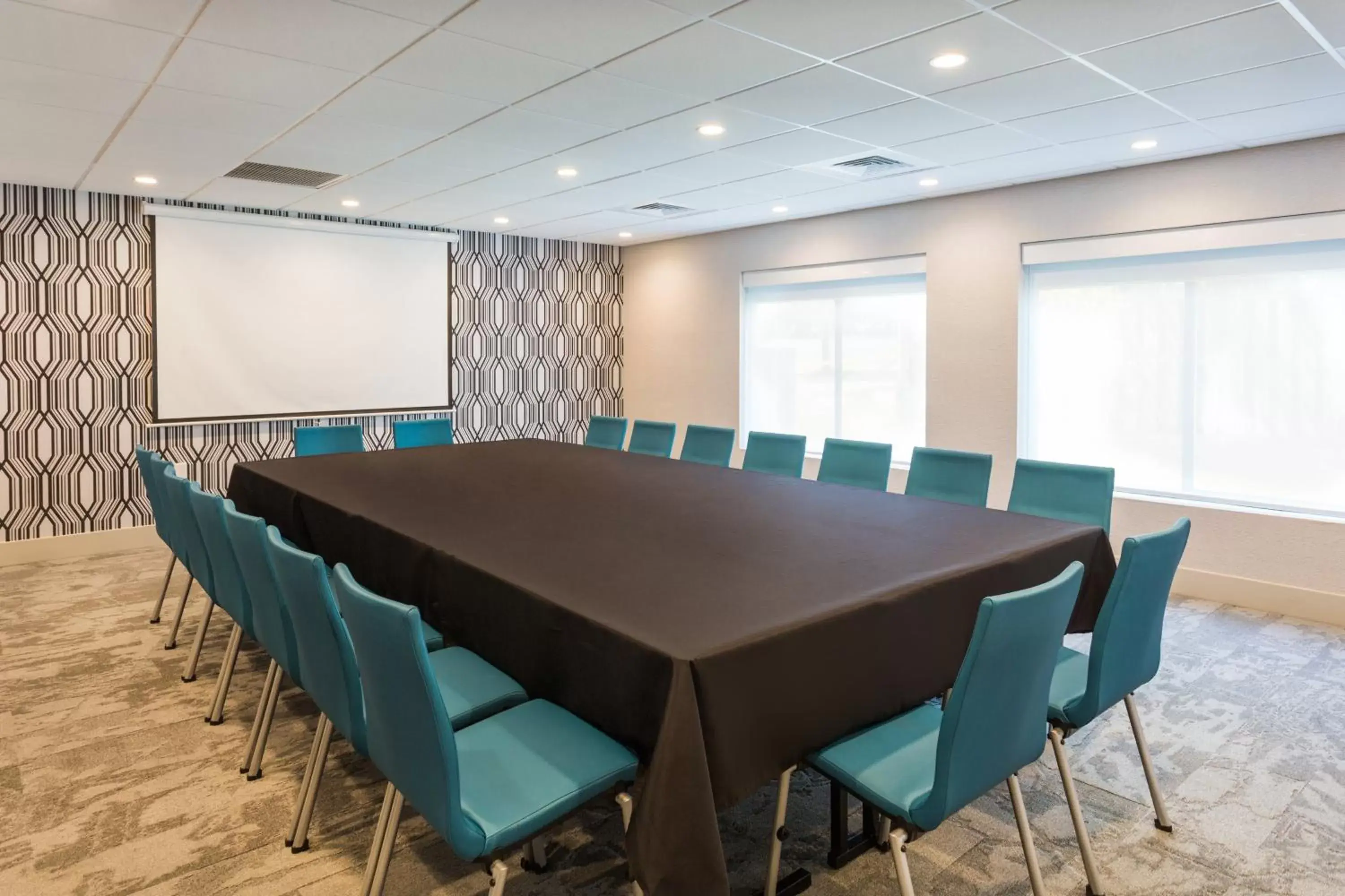 Meeting/conference room in Holiday Inn Express - Lorton, an IHG Hotel