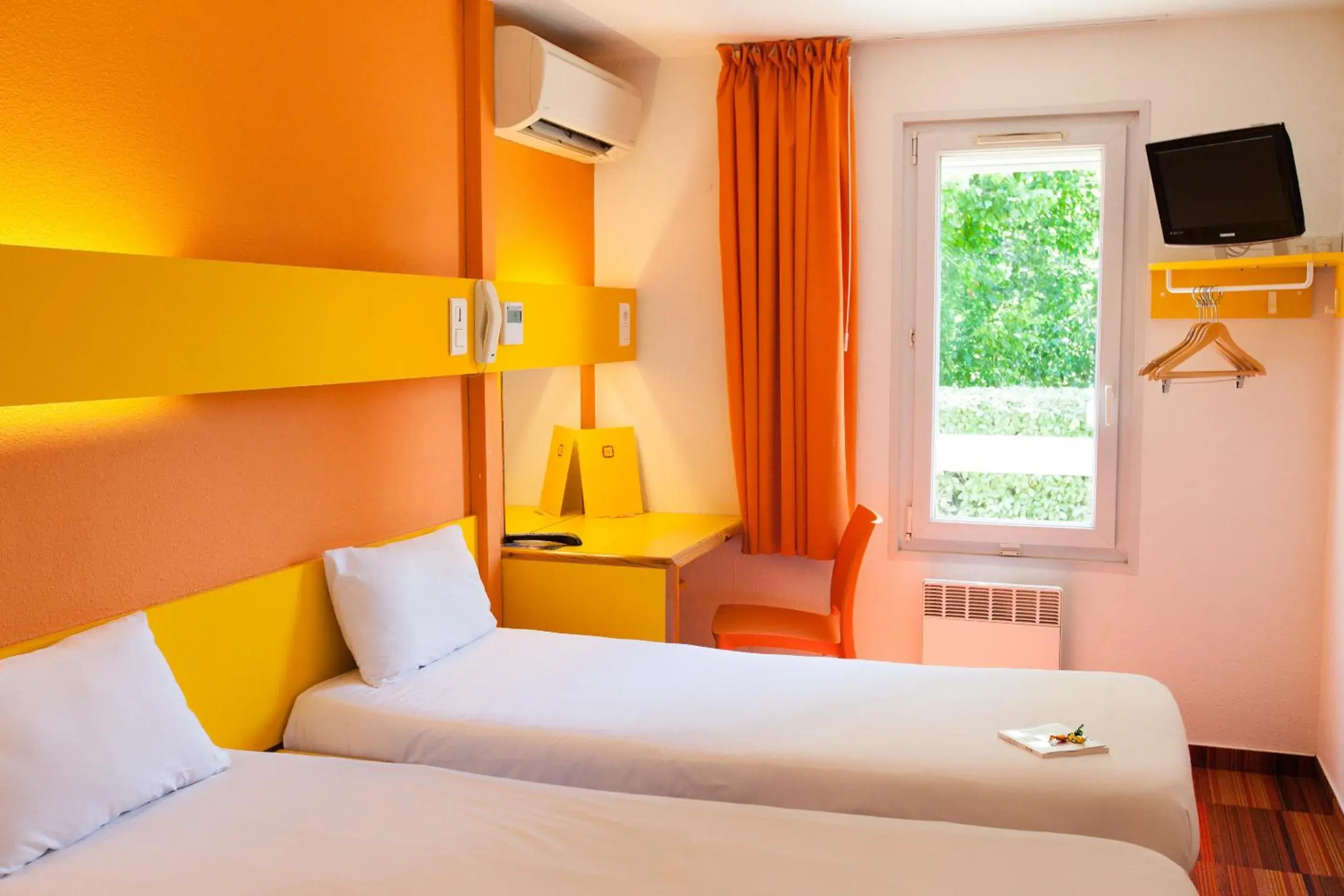Photo of the whole room, Bed in HOTEL LE BORDEAUX LAC Originals Access - Ex P'tit Dej Hotel