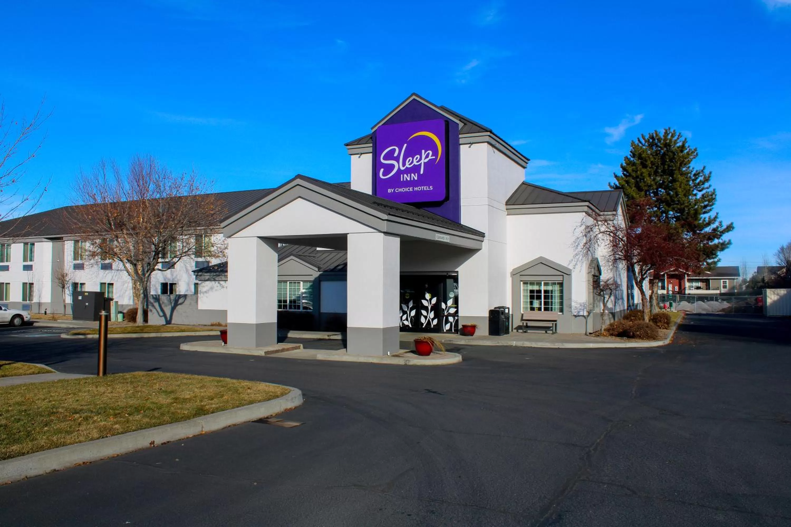 Property building in Sleep Inn Bend Crossroads Plaza