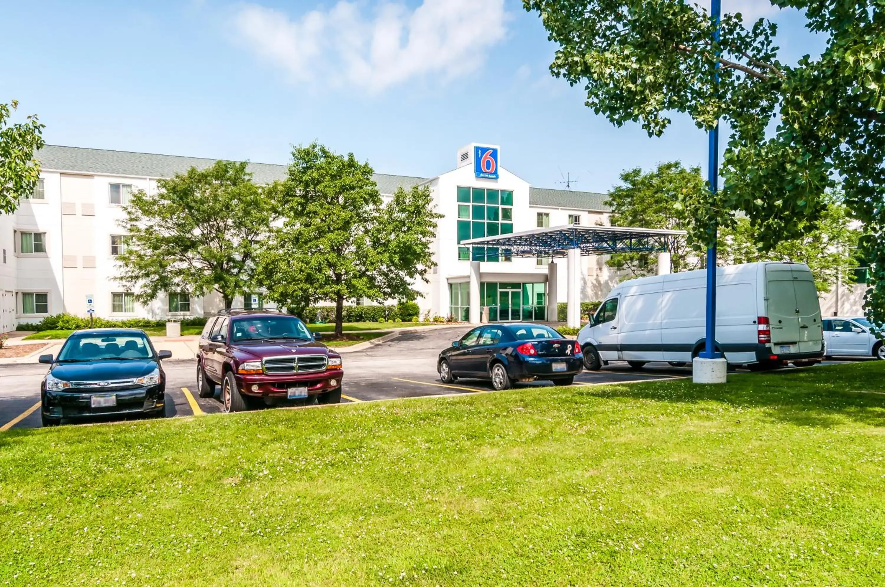 Property Building in Motel 6 Joliet, IL - Chicago - I-55