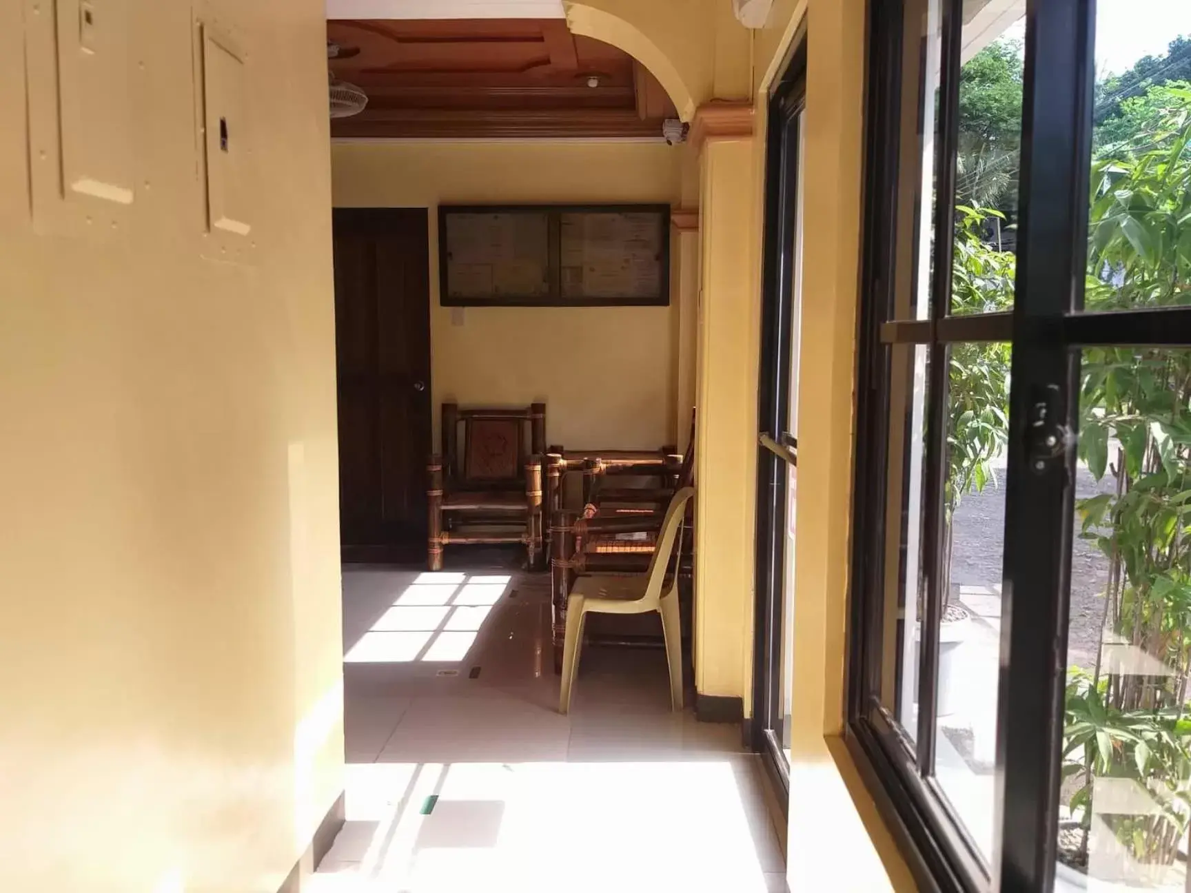 Seating area in Divine Castle Travelers Inn