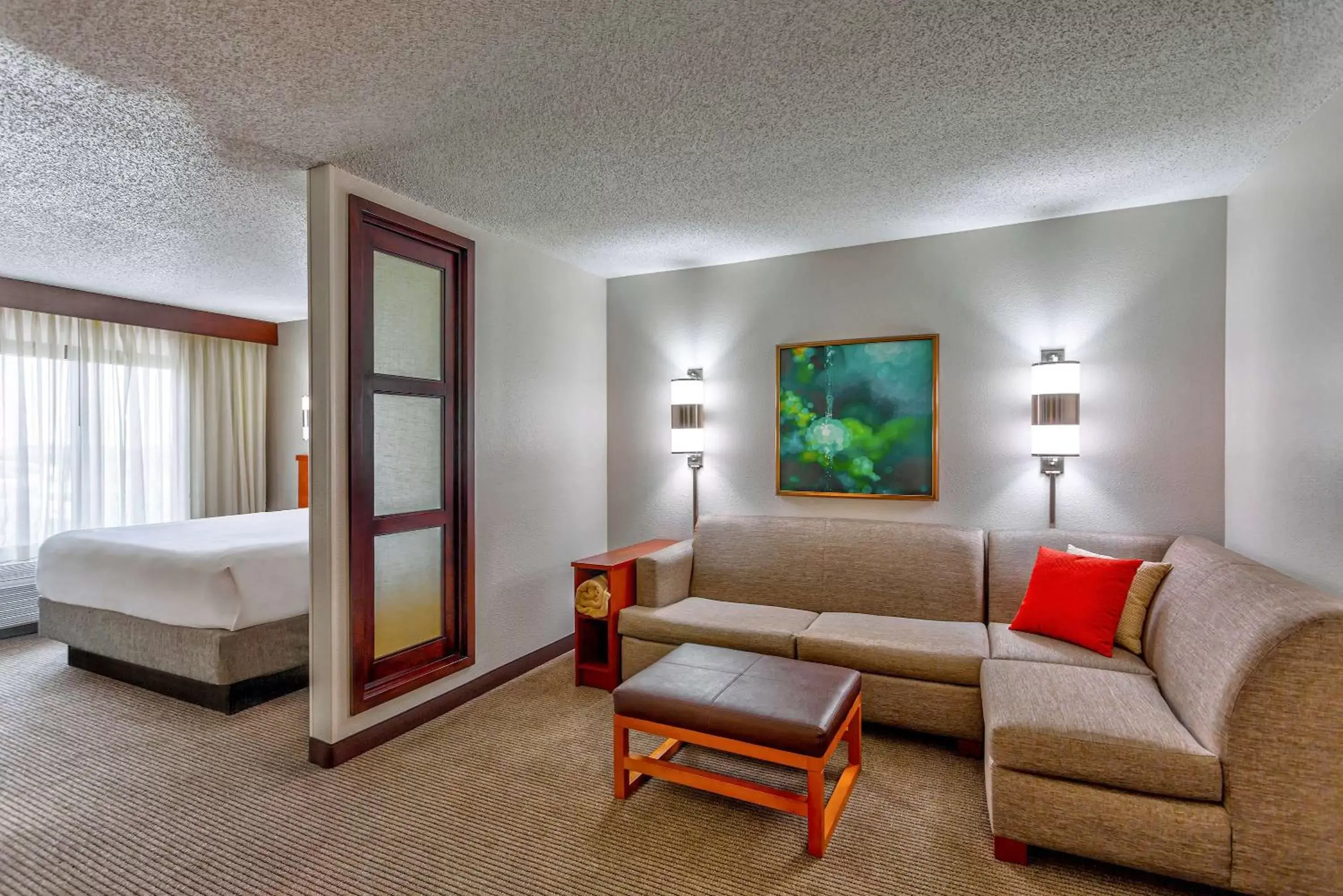 Bedroom, Seating Area in Hyatt Place Kansas City/Overland Park/Convention Center