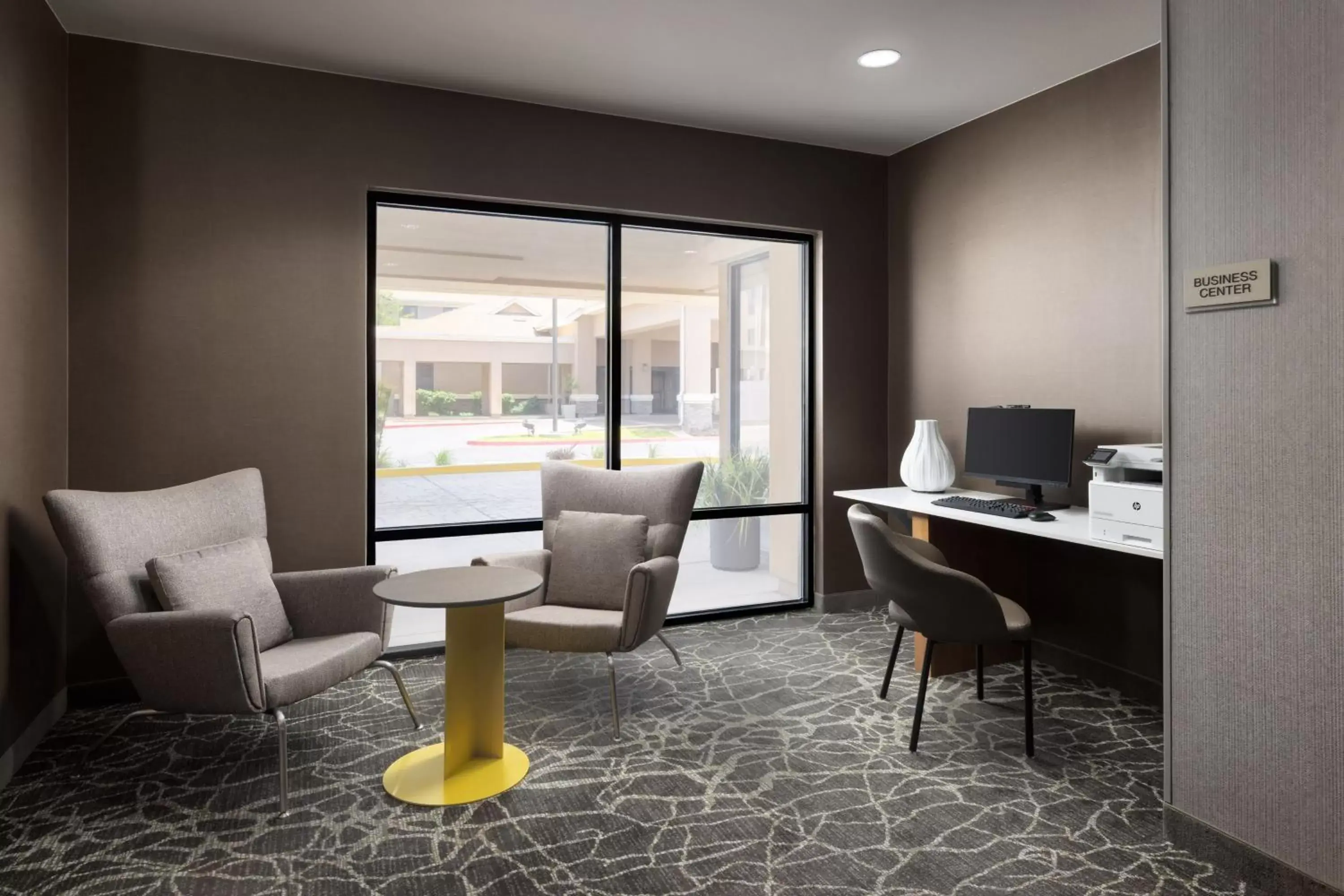 Business facilities in SpringHill Suites Fresno