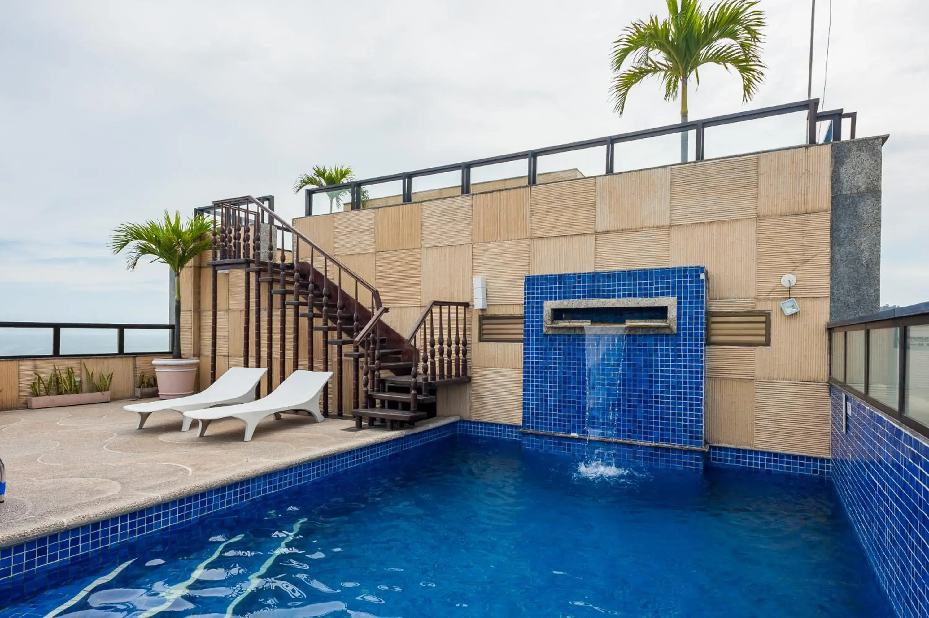 Swimming Pool in Oceano Copacabana Hotel