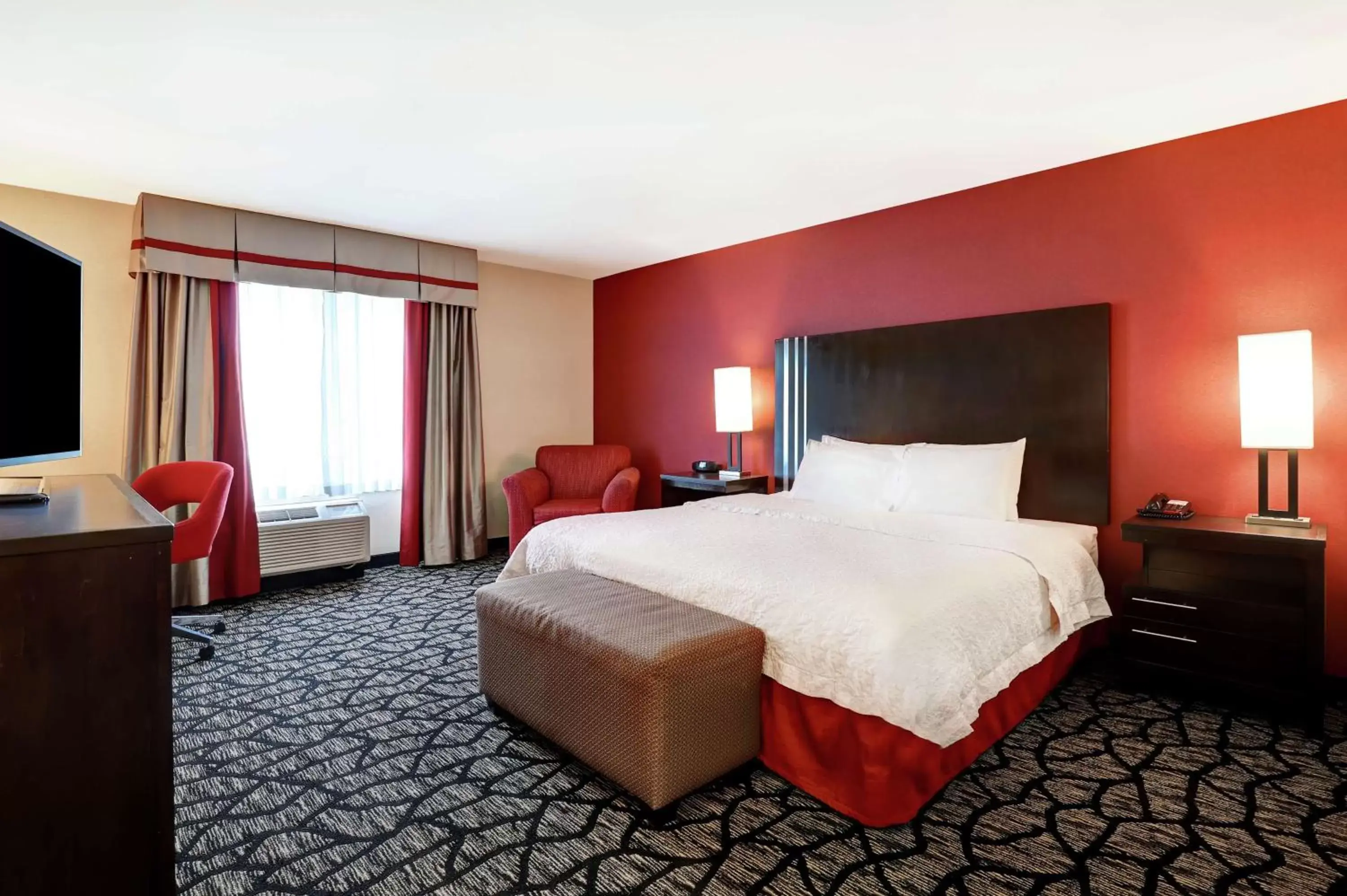 Bed in Hampton Inn by Hilton Chilliwack