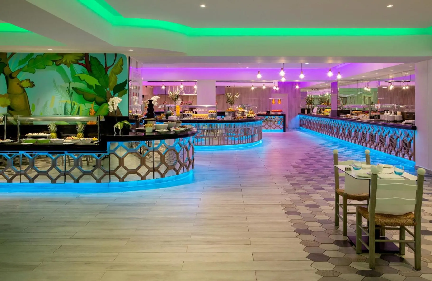 Restaurant/places to eat in Azia Resort & Spa