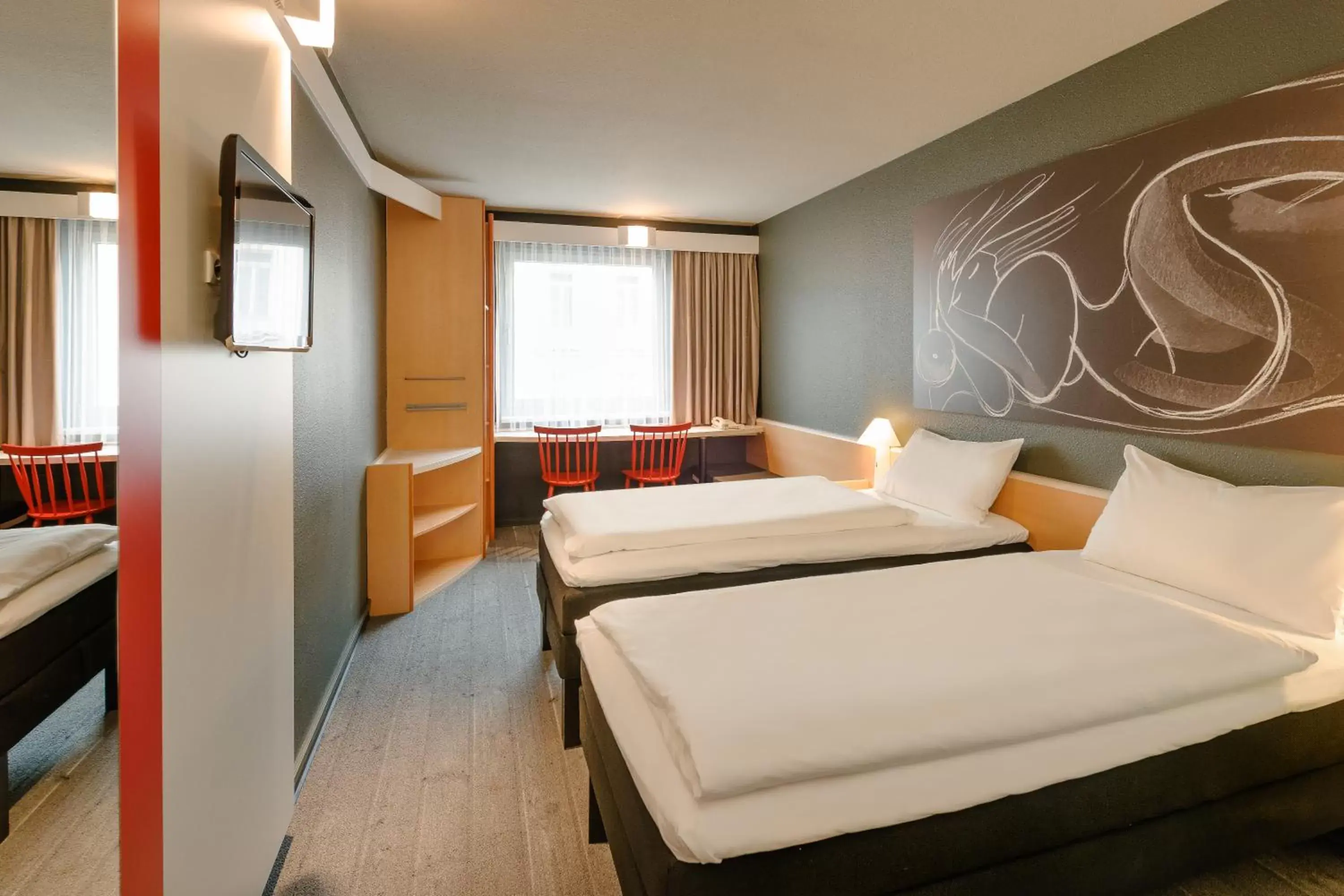 Bed in ibis Wien City