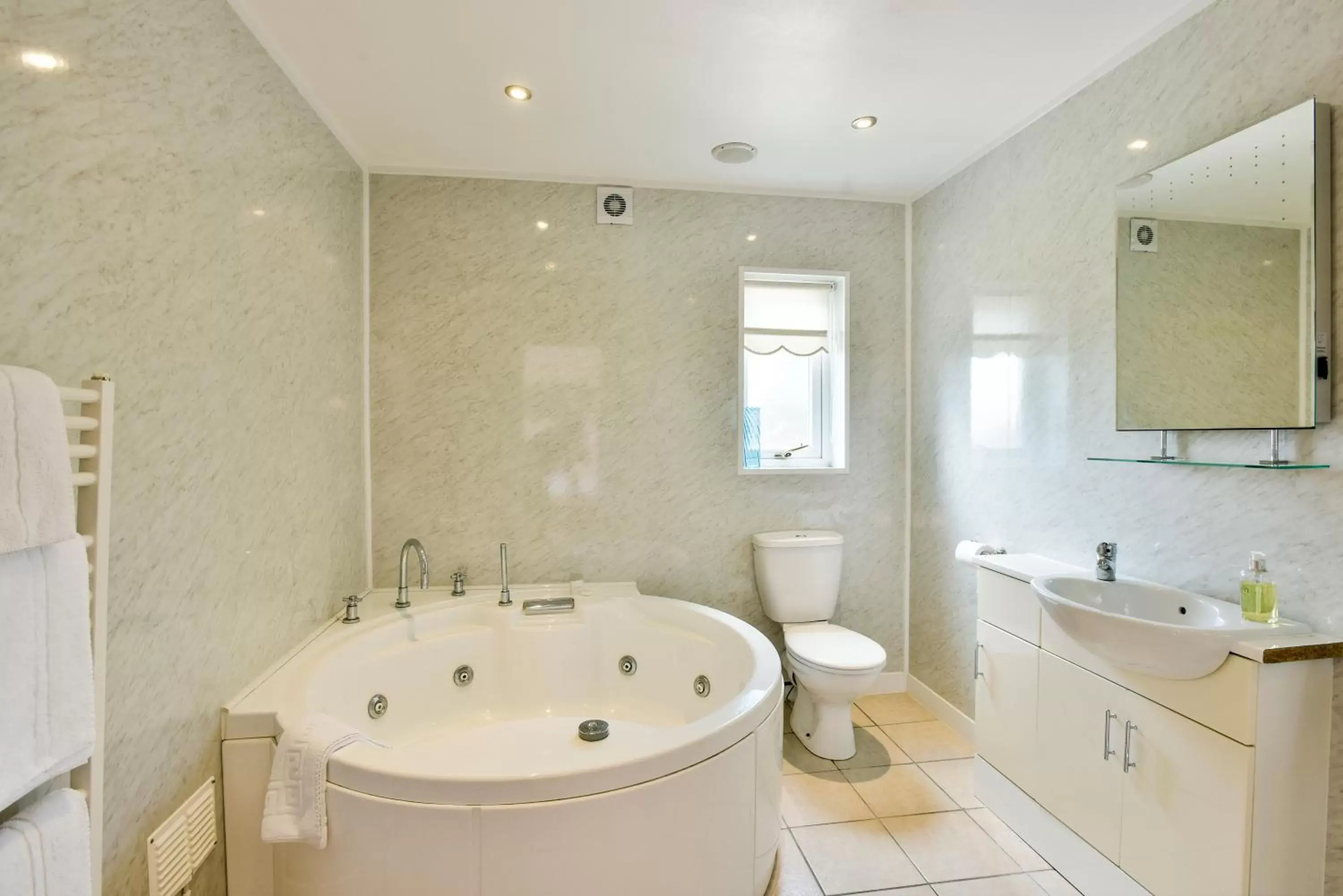 Bathroom in Edenhall Country Hotel