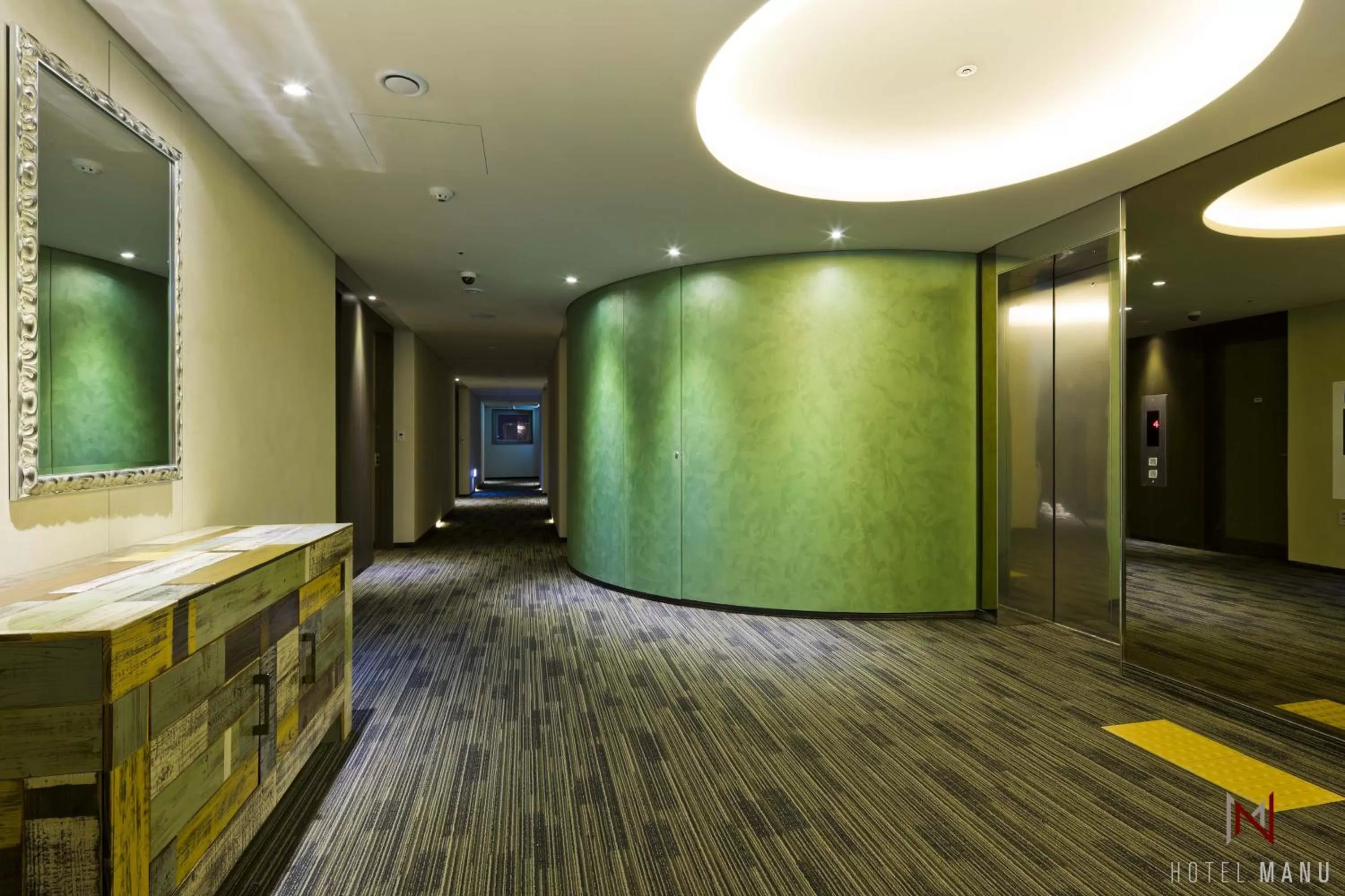 Communal lounge/ TV room in Hotel Manu Seoul