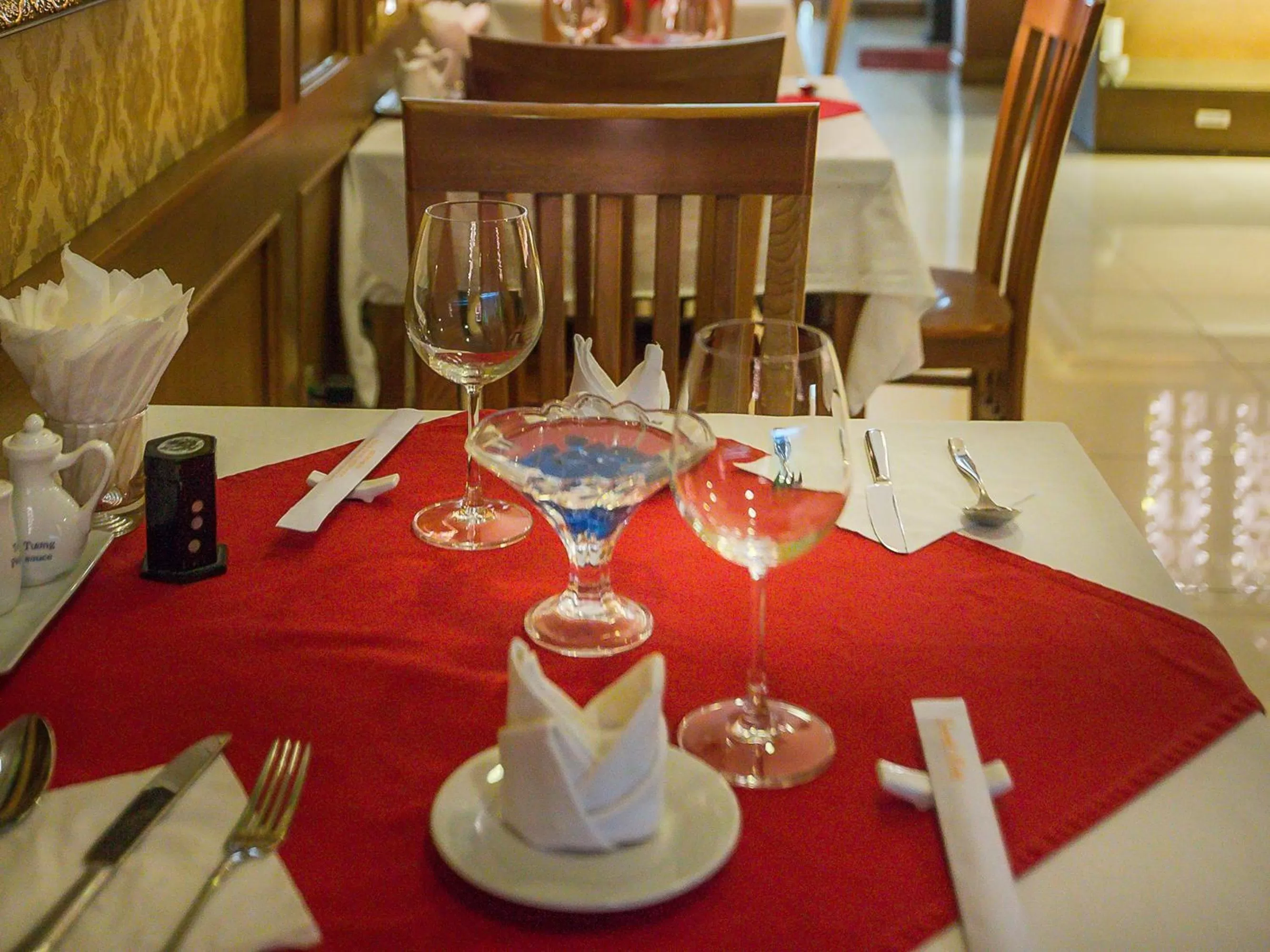 Restaurant/Places to Eat in Emerald Boutique Hotel