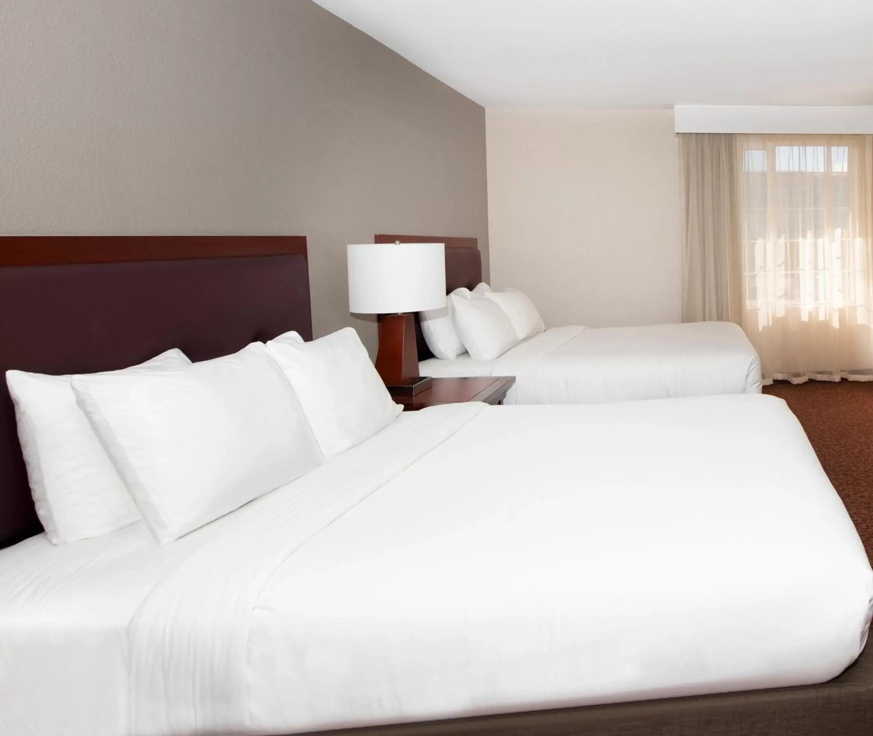 Bedroom, Bed in Larkspur Landing South San Francisco-An All-Suite Hotel