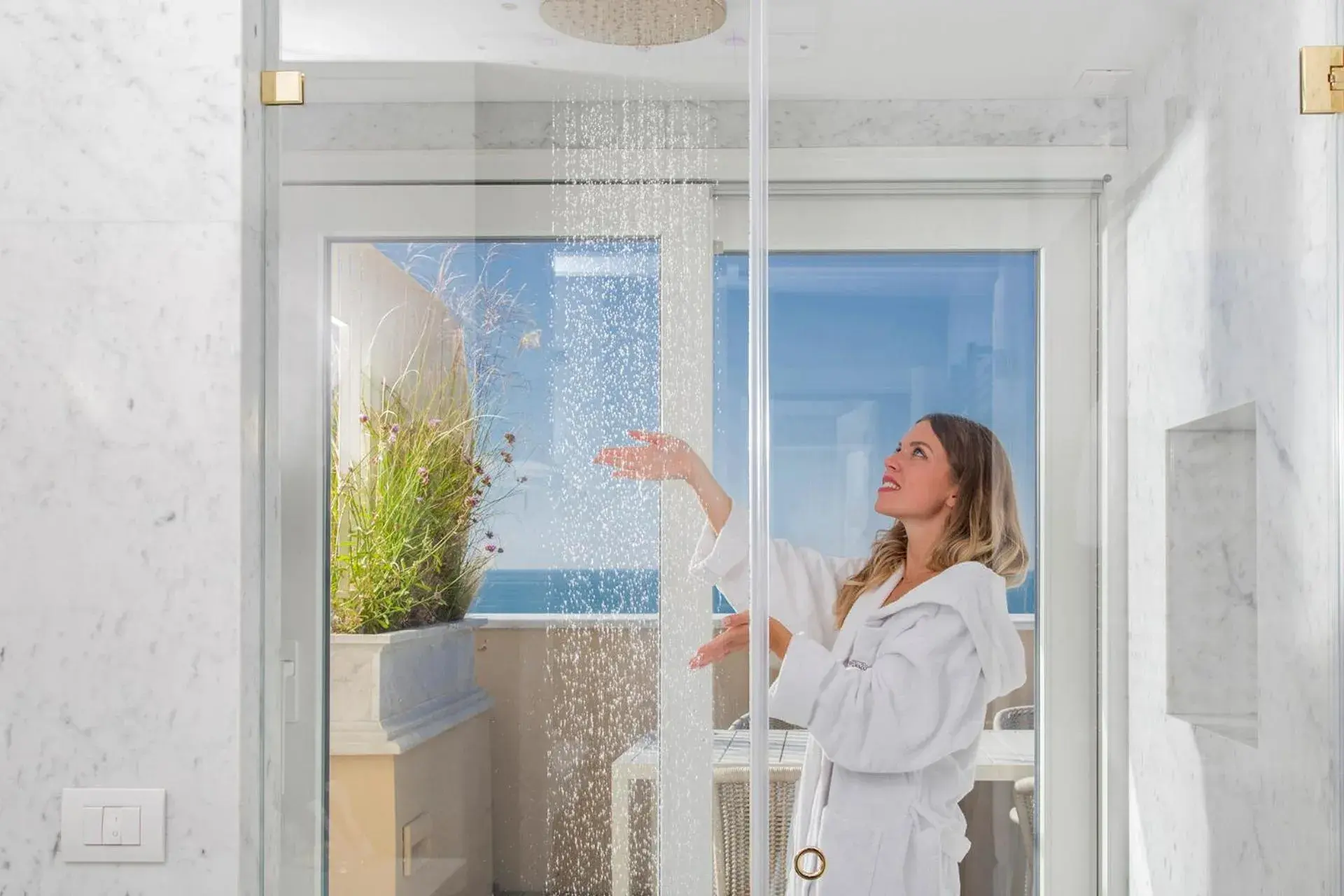 Shower in Grand Hotel Principe Di Piemonte