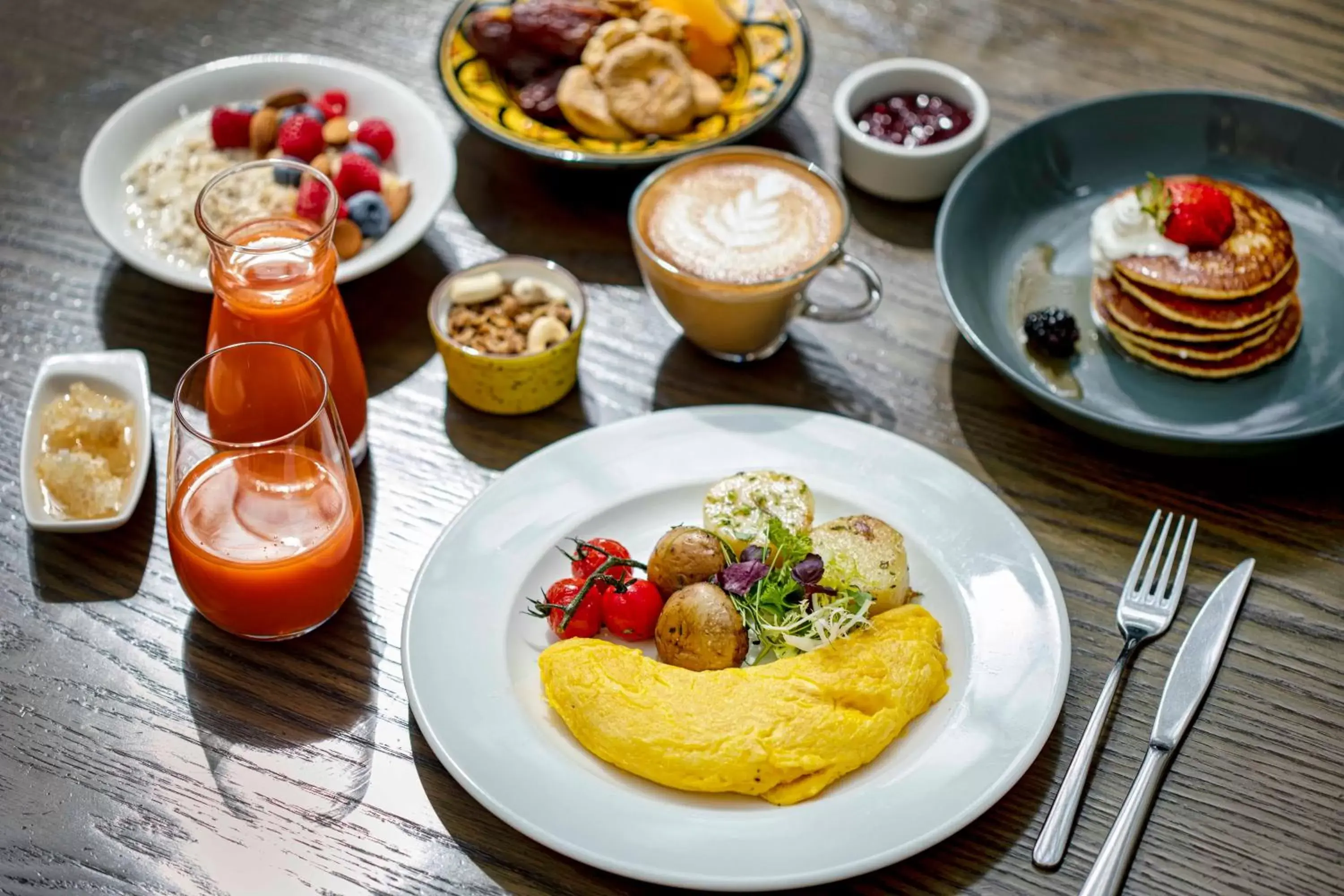 Restaurant/places to eat in Hyatt Regency Oryx Doha Restaurant/places to eat in Hyatt Regency Oryx Doha