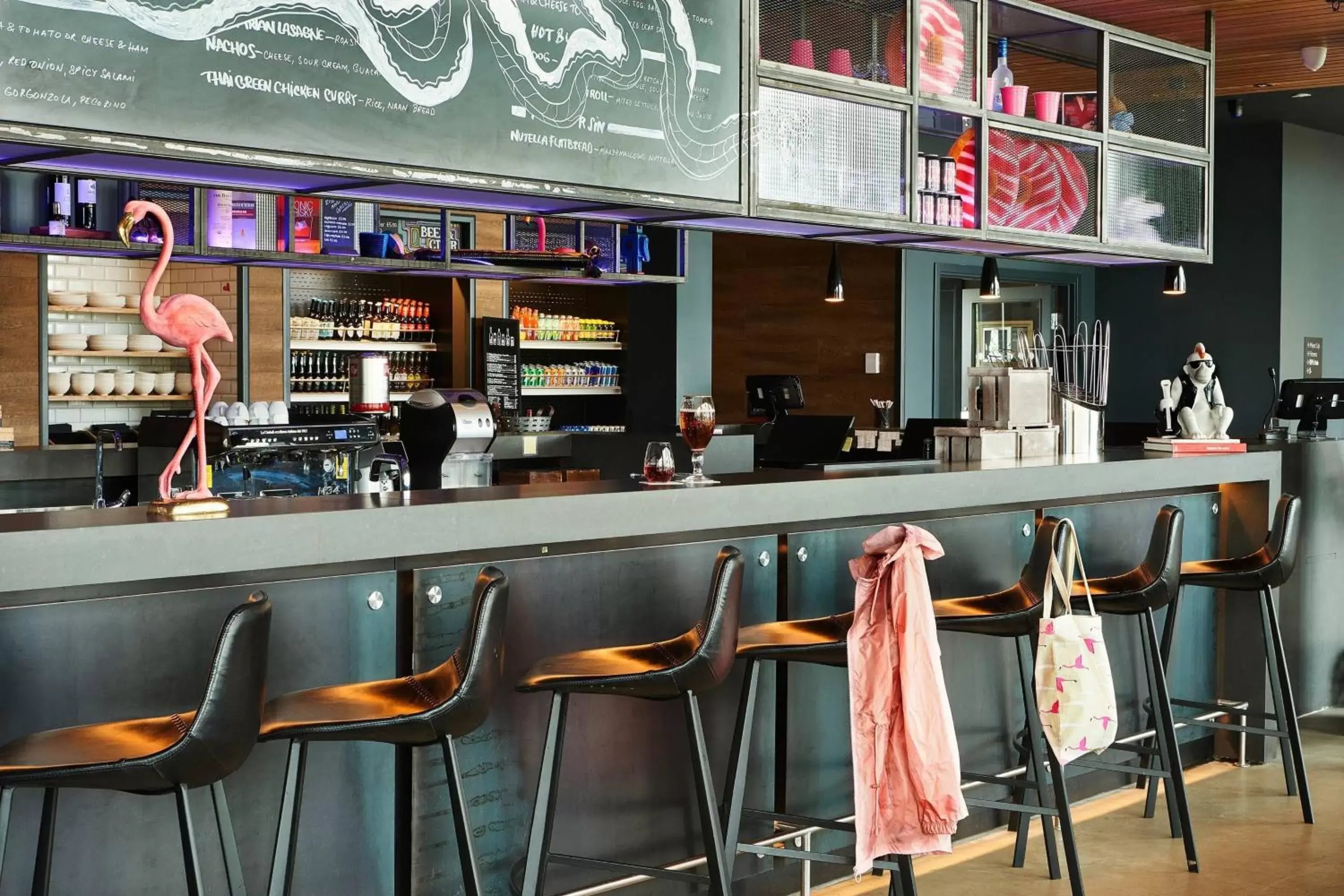 Restaurant/places to eat, Lounge/Bar in Moxy Edinburgh Airport