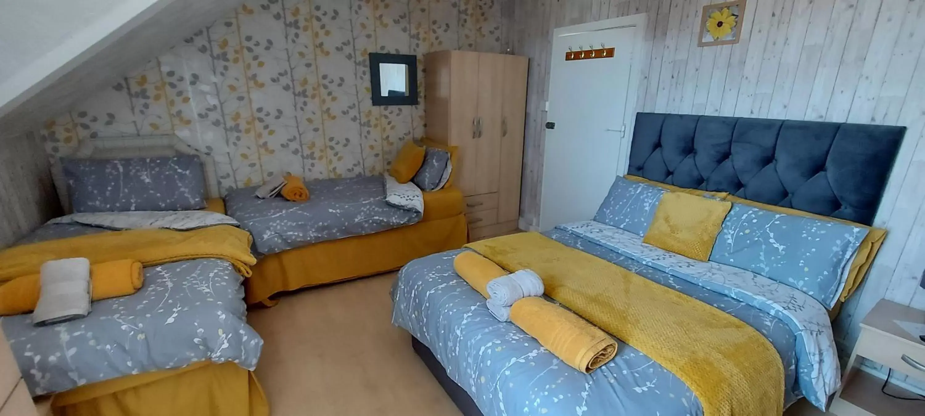 Photo of the whole room, Bed in Daffodil Guest House