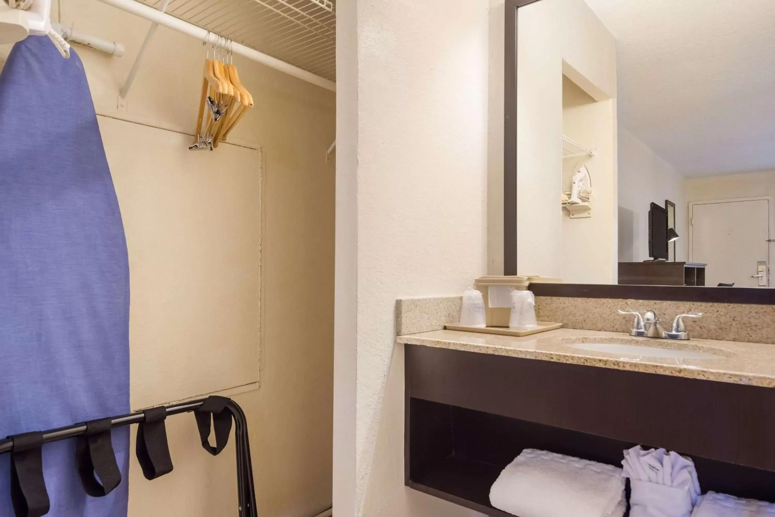 Bedroom, Bathroom in SureStay Hotel by Best Western St Pete Clearwater Airport