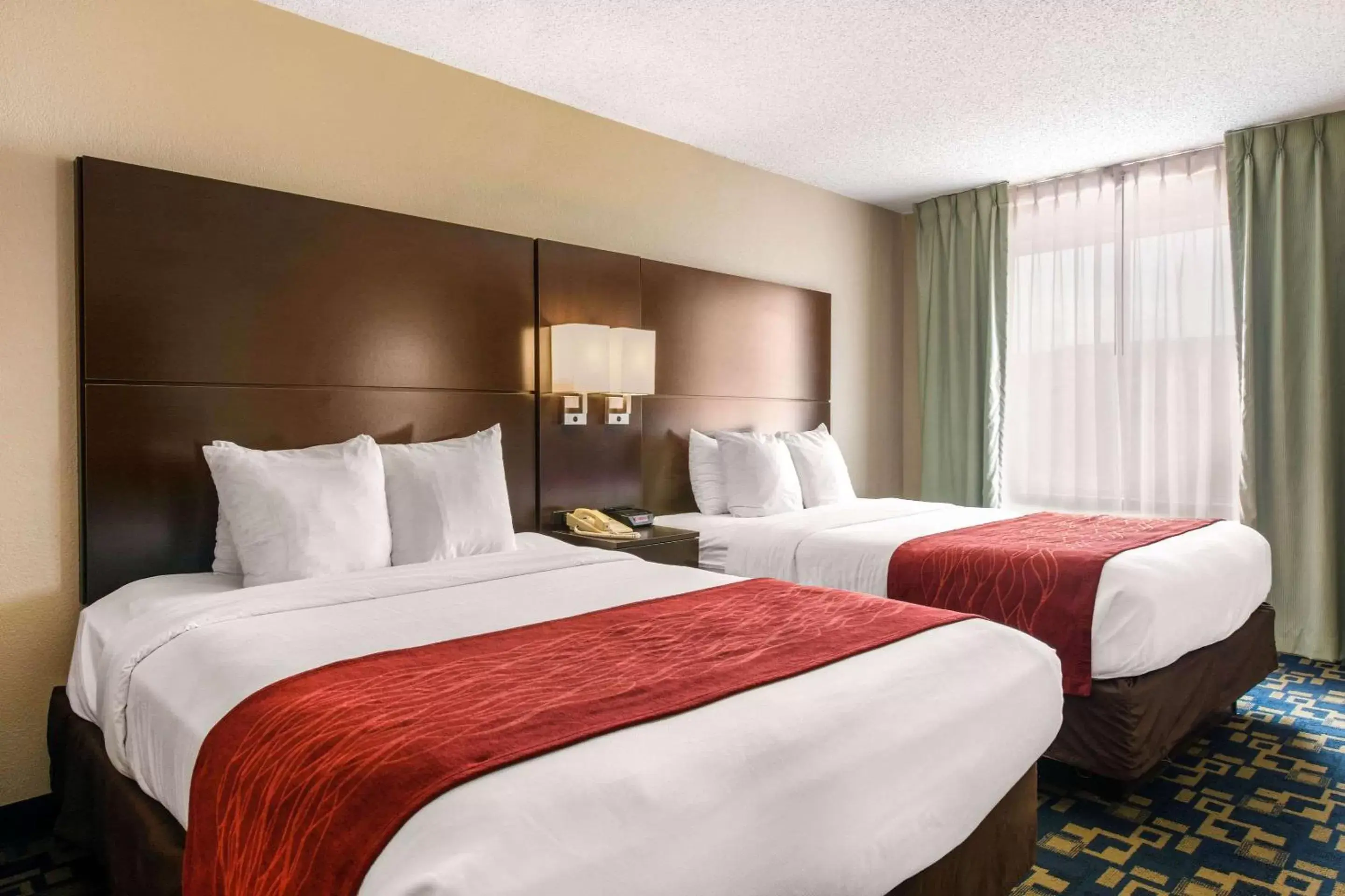 Photo of the whole room, Bed in Comfort Inn & Suites Near Universal Orlando Resort-Convention Ctr