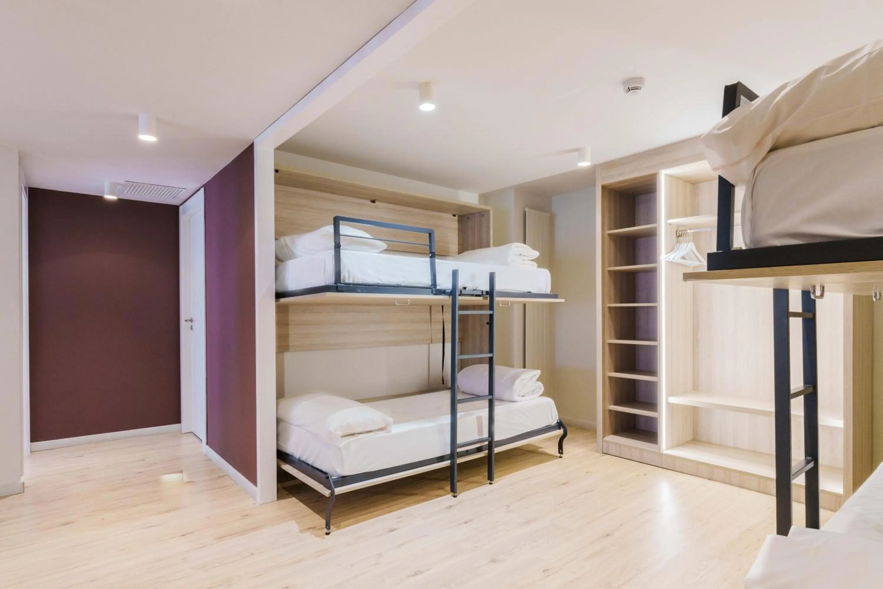 Bed in Hotel & Aparthotel Cosmos