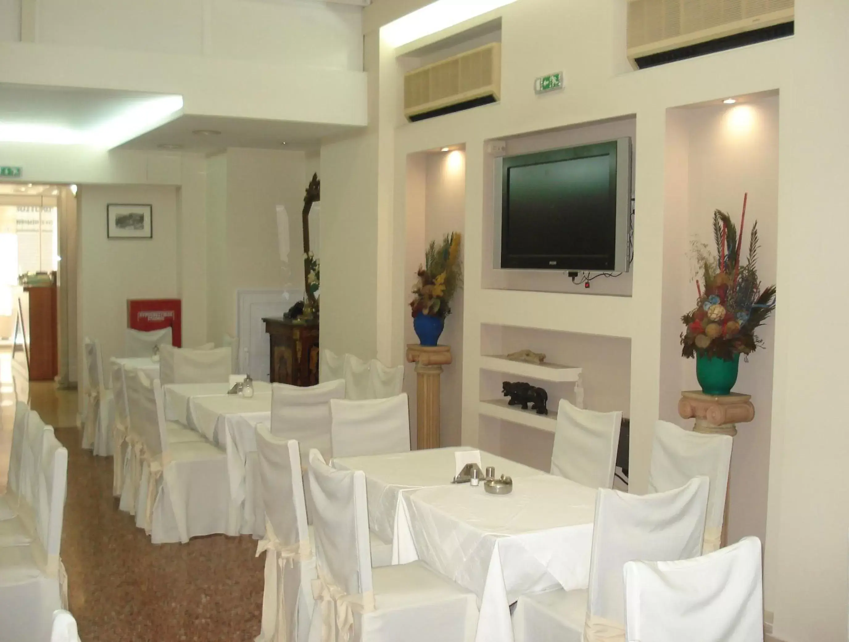 Restaurant/places to eat, Banquet Facilities in Hotel Solomou Athens