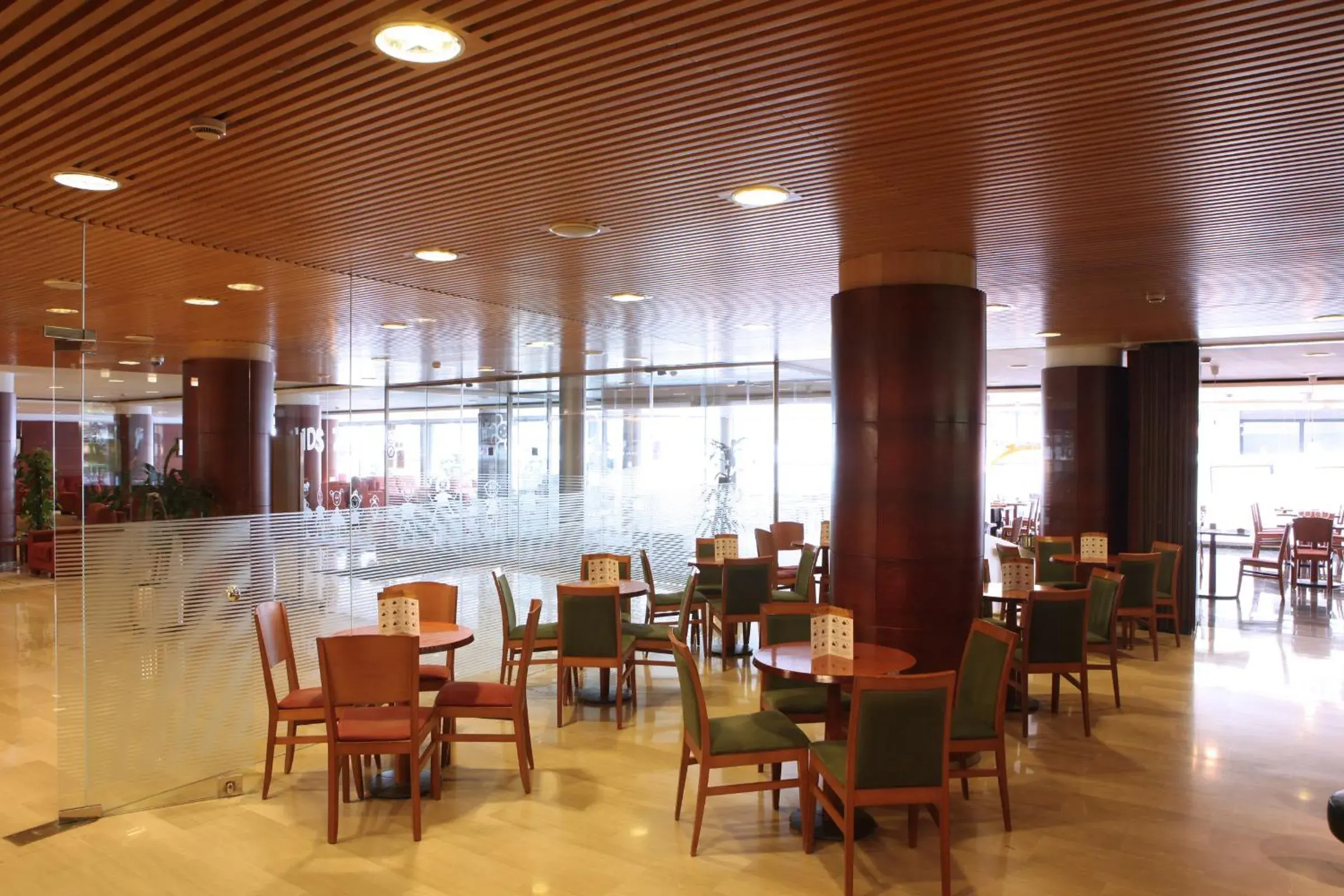 Lobby or reception, Restaurant/Places to Eat in Sercotel Delfos Andorra