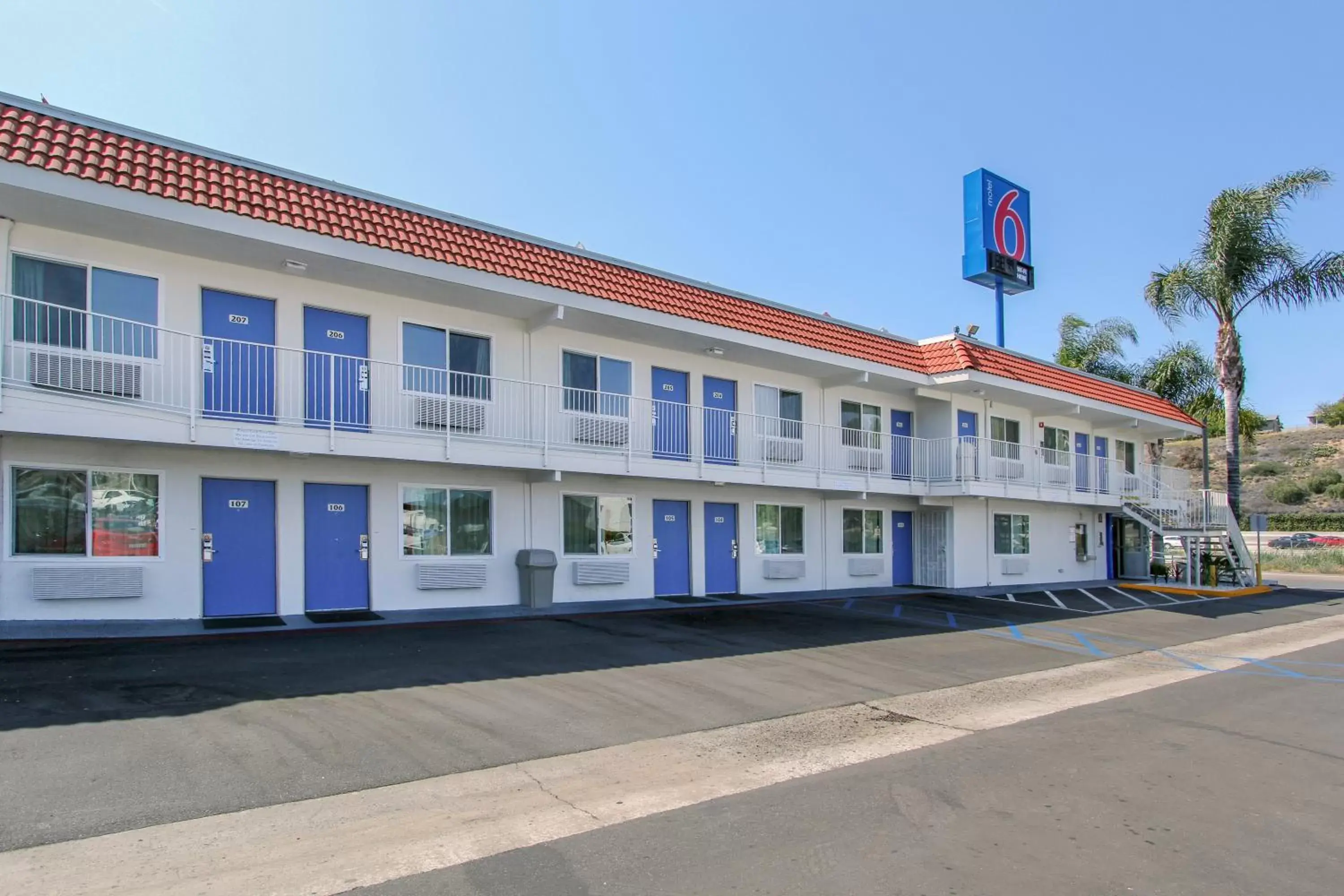 Facade/entrance, Property Building in Motel 6-La Mesa, CA - San Diego