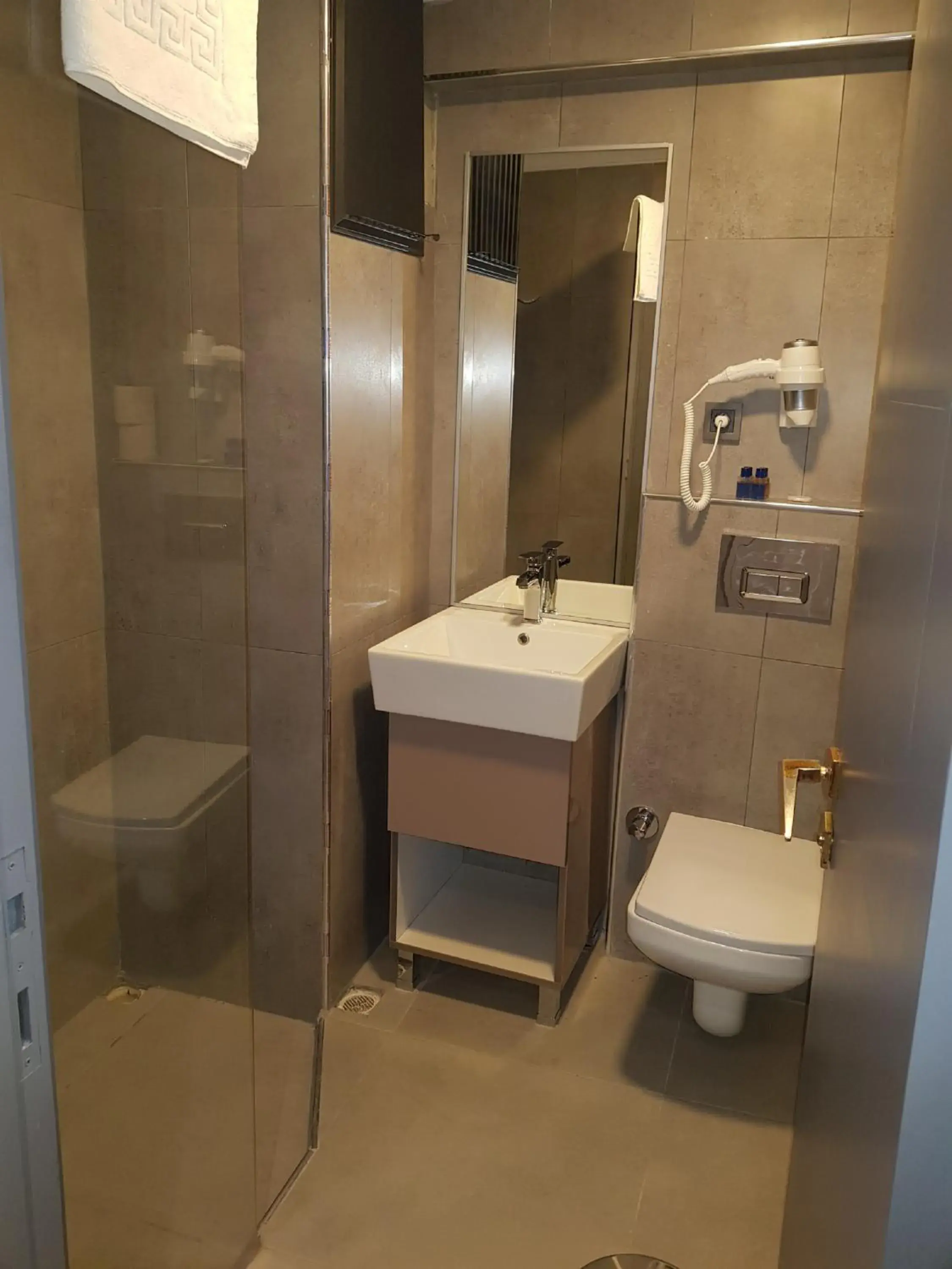 Bathroom in Selenay Hotel
