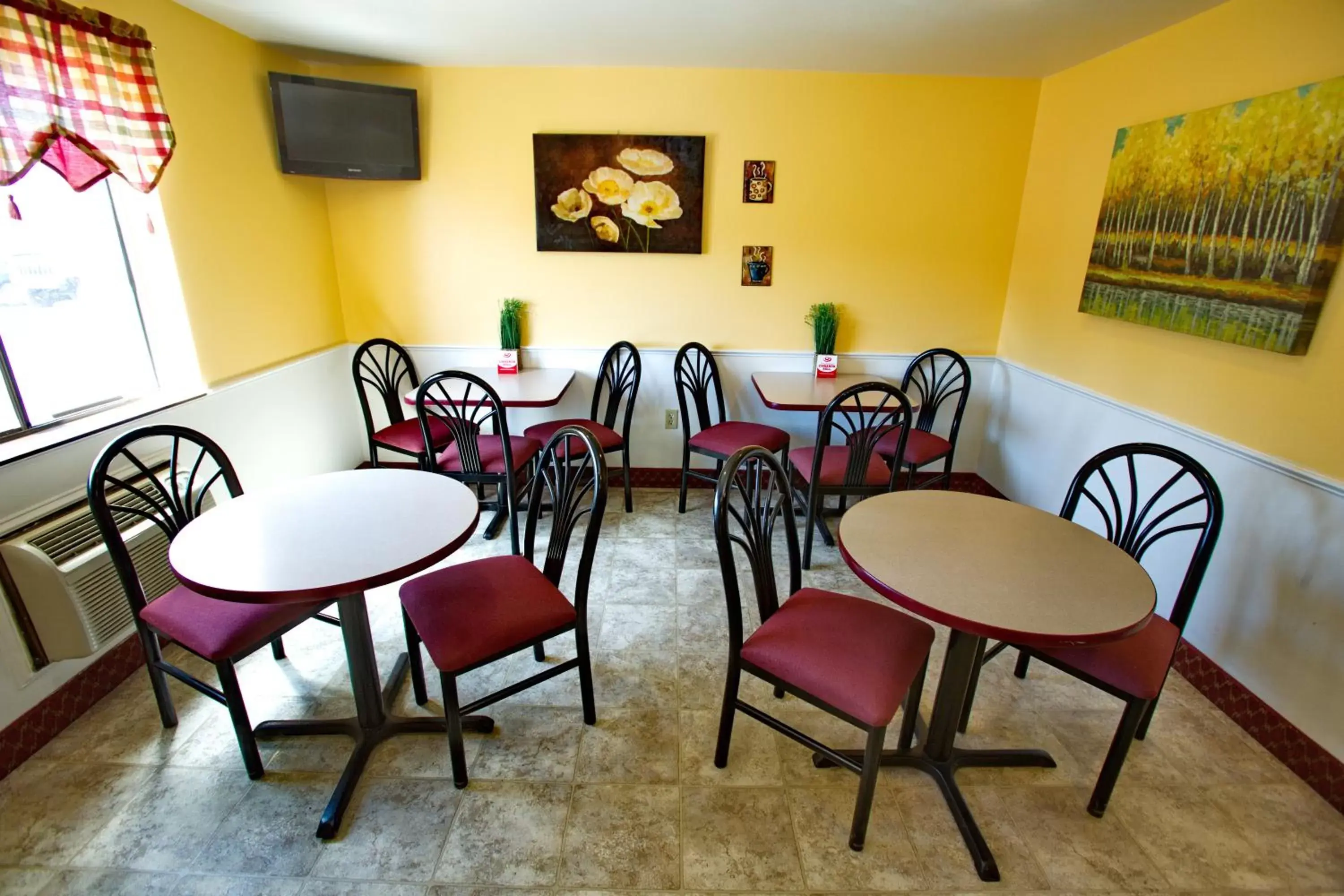 Restaurant/places to eat in Super 8 by Wyndham Elko Restaurant/places to eat in Super 8 by Wyndham Elko